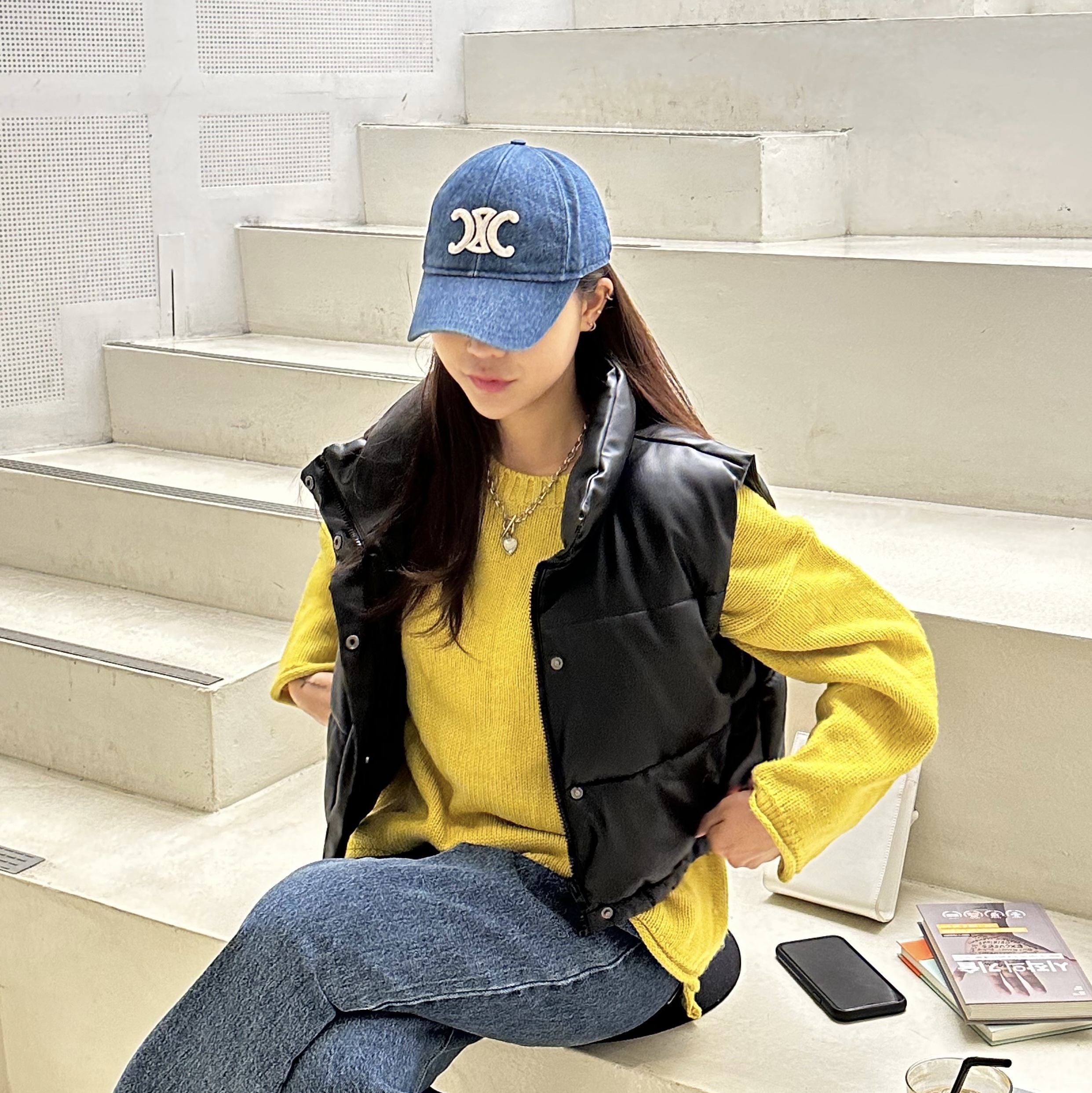 (W) Celine Triomphe Baseball Cap in Denim Dark Union Wash, Nike x Travis Scott Air Max 1 Cact.us Brown 착용 스타일 - 2