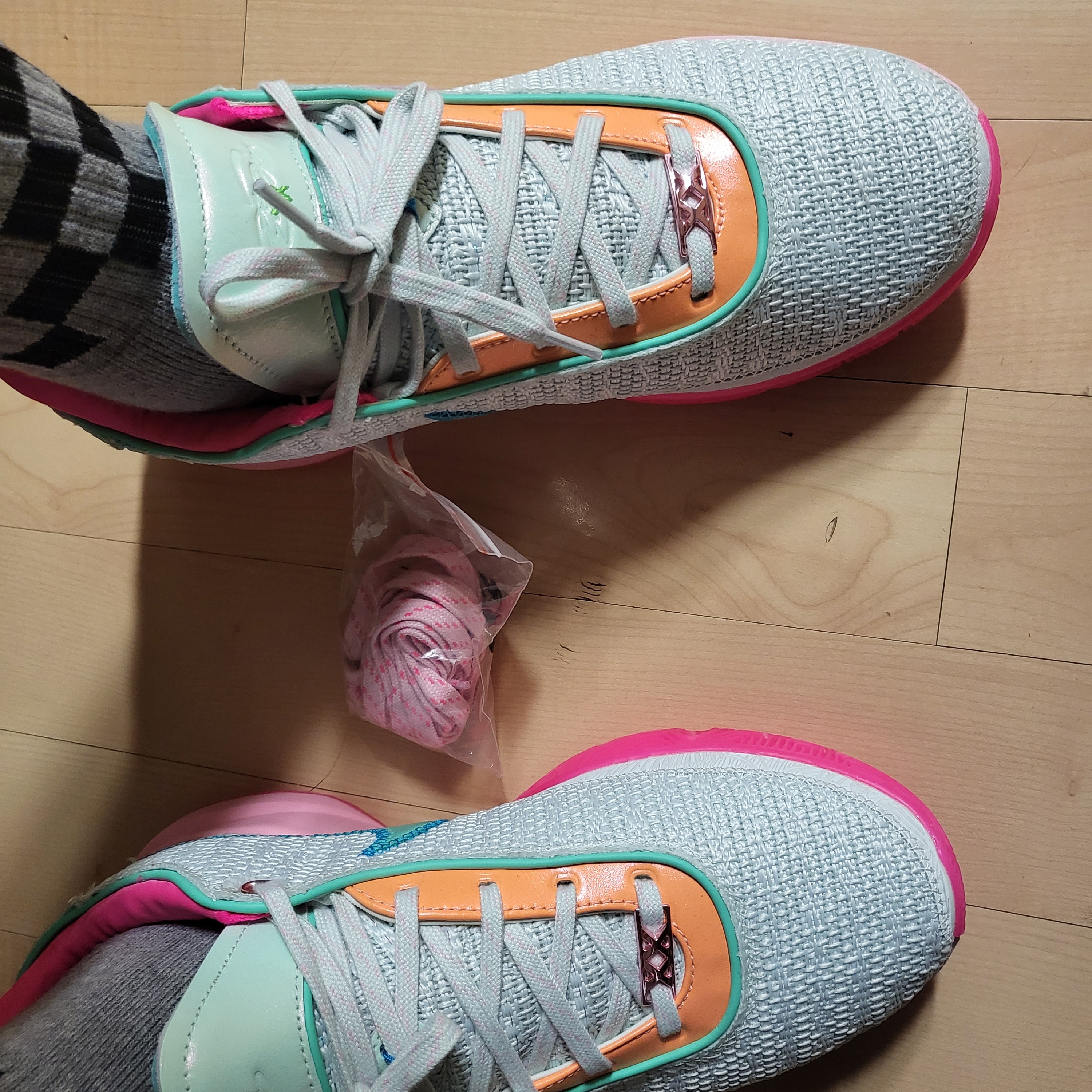 Nike LeBron XX EP Bred, Nike LeBron XX EP Barely Green 착용 스타일 - 5