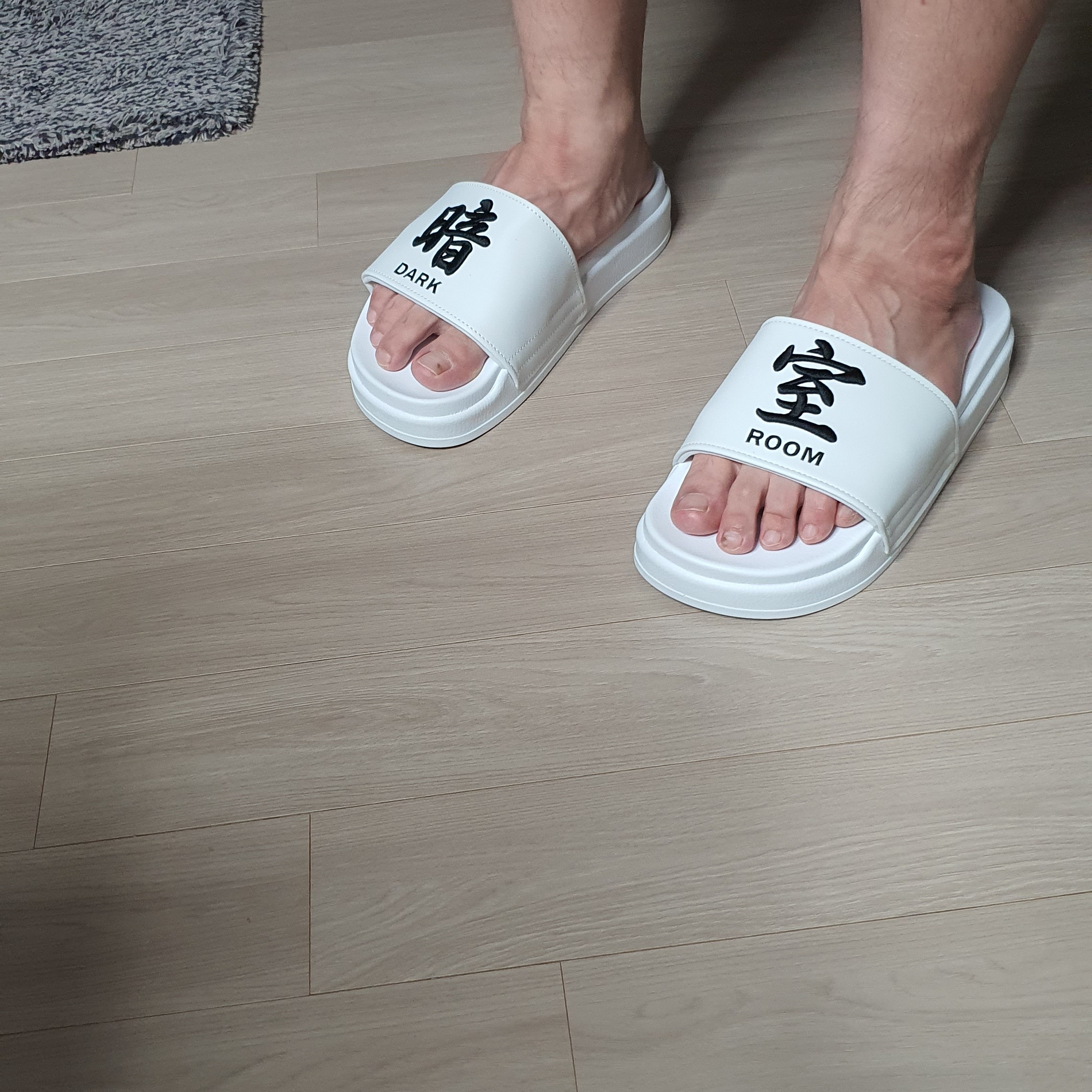 Darkr8m Studio Slides White 착용 스타일 - 2