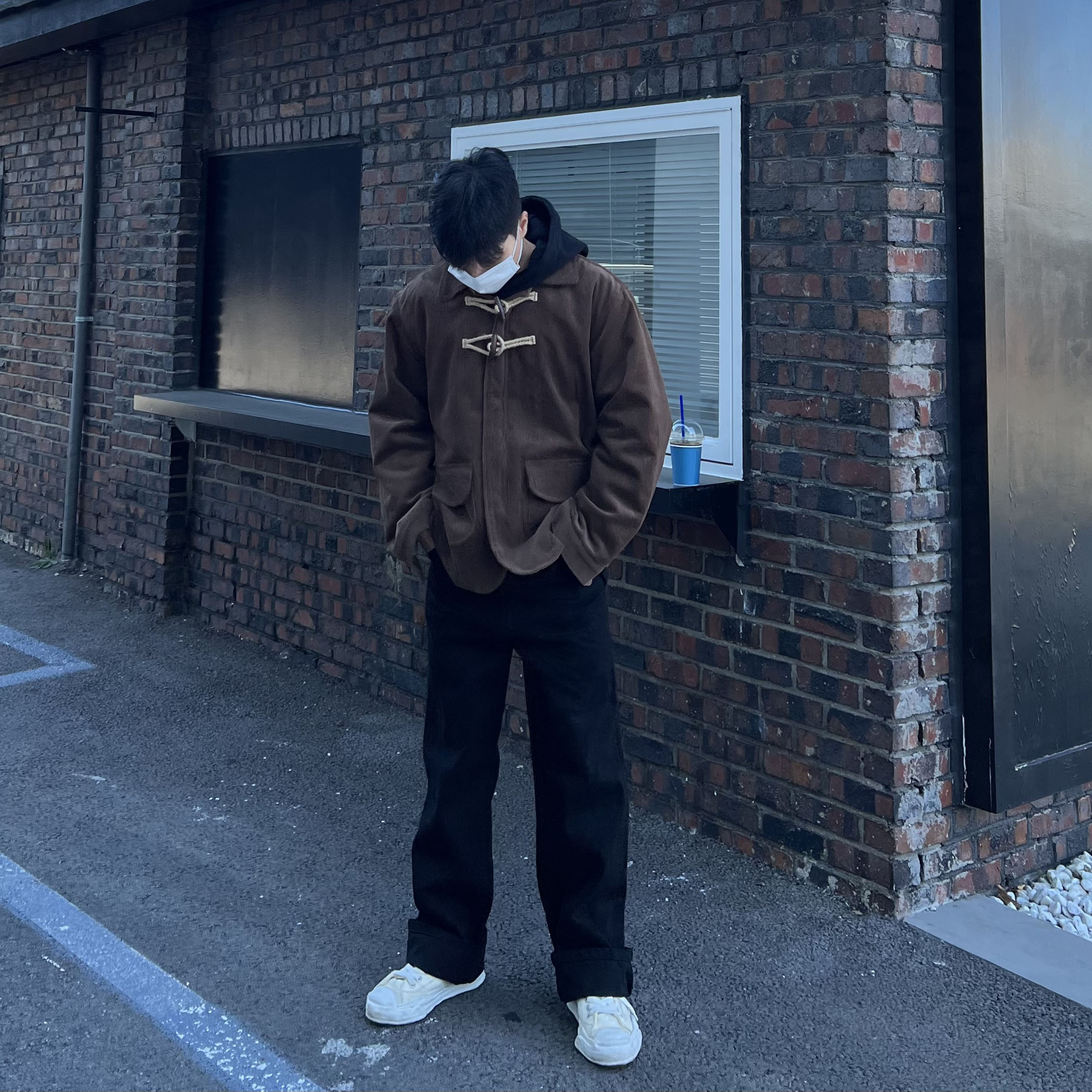 Maison Mihara Yasuhiro Hank OG Sole Over Dyed Lowcut Sneakers Beige 착용 스타일 - 1