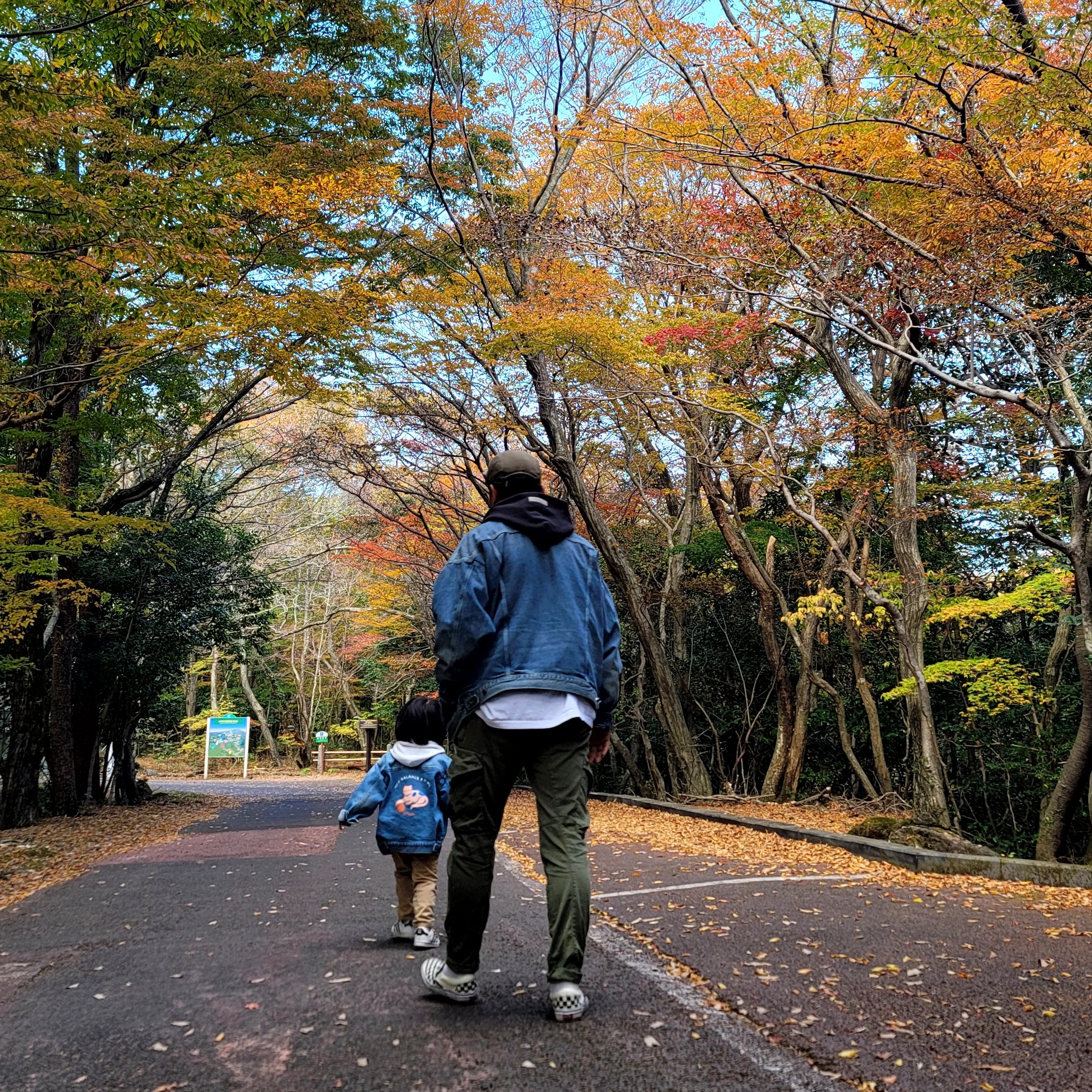 Essentials 1977 Knit Hoodie Iron - 22SS, Essentials Trucker Jacket Indigo 착용 스타일 - 3