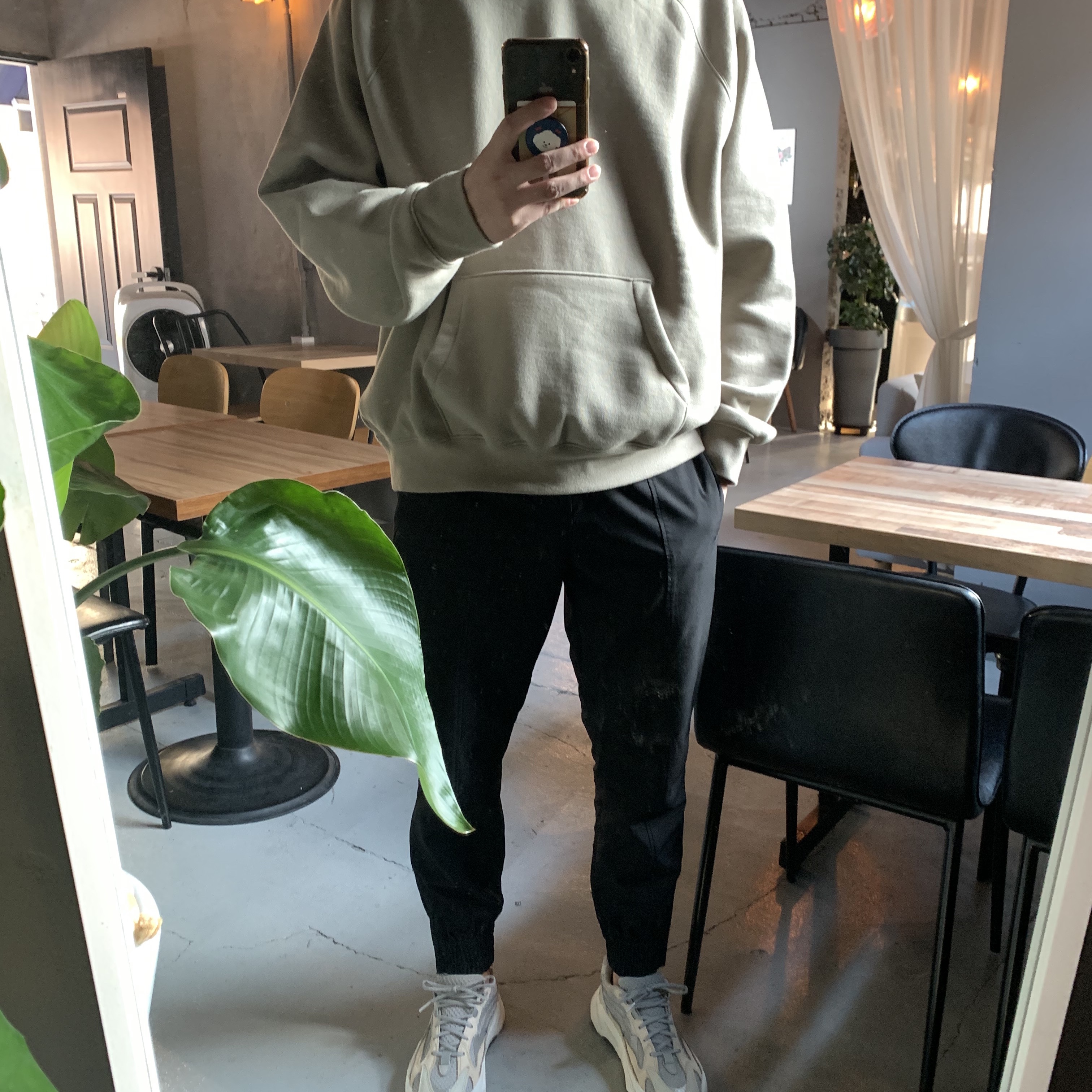Adidas Yeezy Boost 700 V2 Cream, Essentials Pull-Over Hoodie Moss - 21SS 착용 스타일