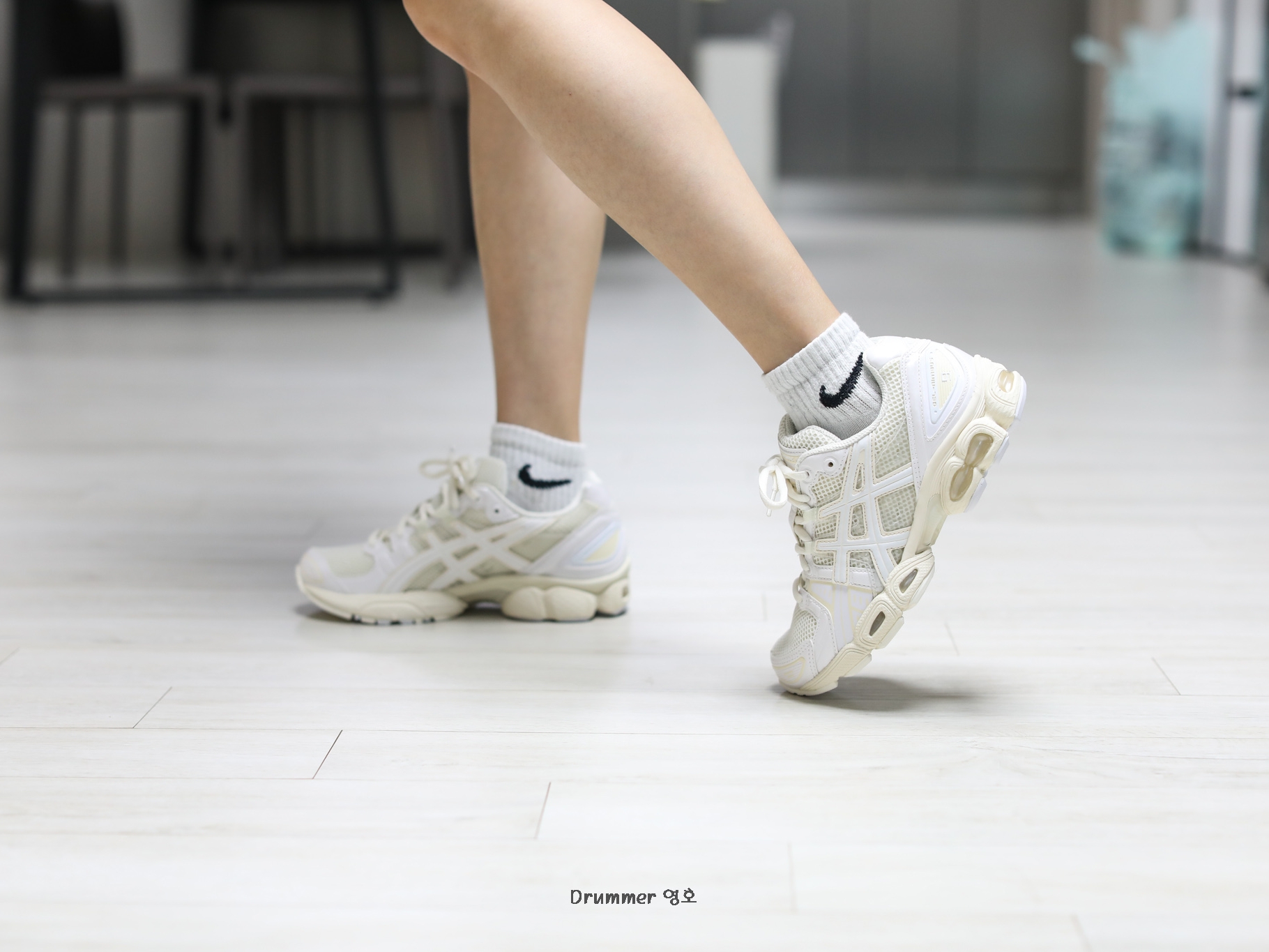 Asics x Jessica Gonsalves Gel-Nimbus 9 Cream White 착용 스타일