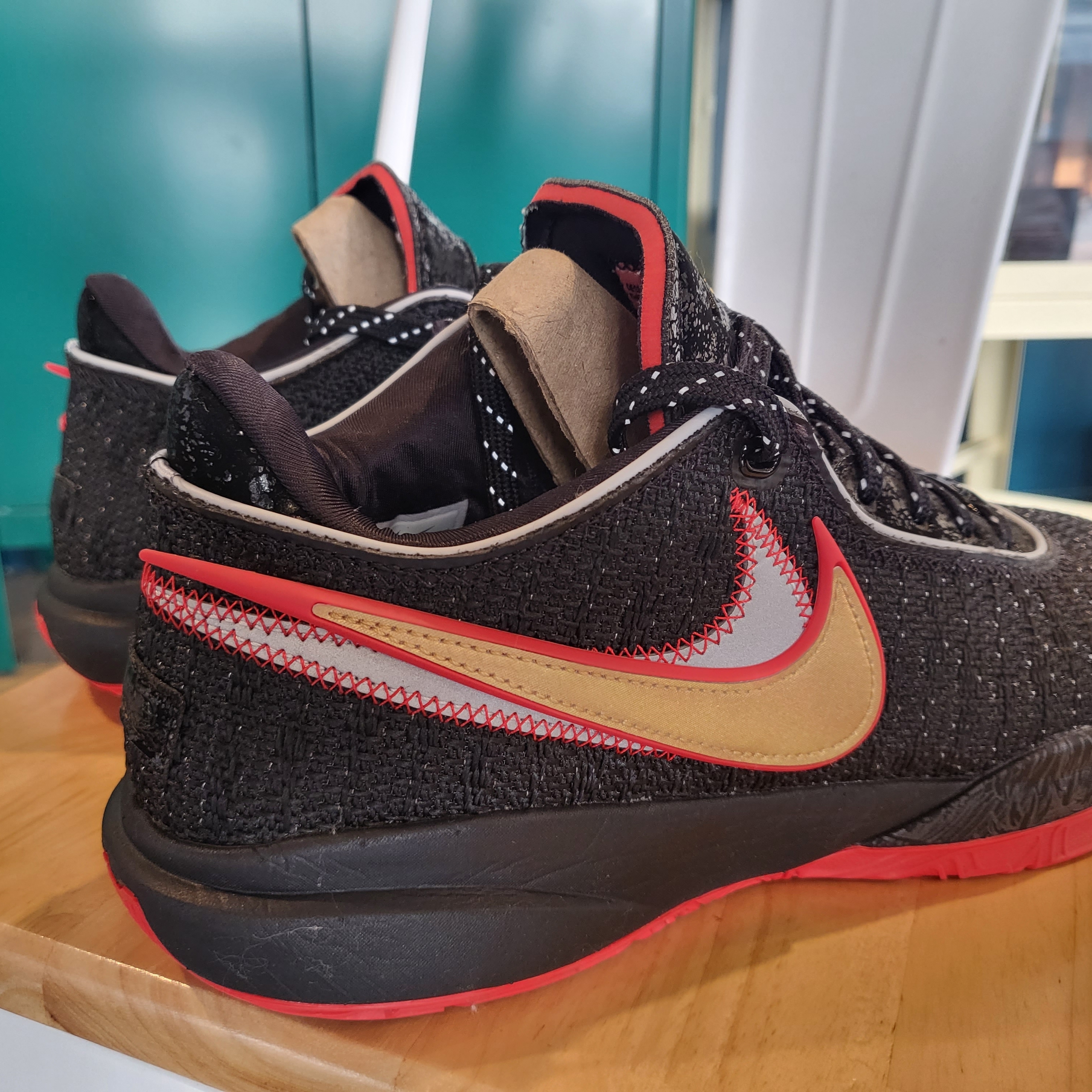 Nike LeBron XX EP Bred, Nike LeBron XX EP Barely Green 착용 스타일 - 1