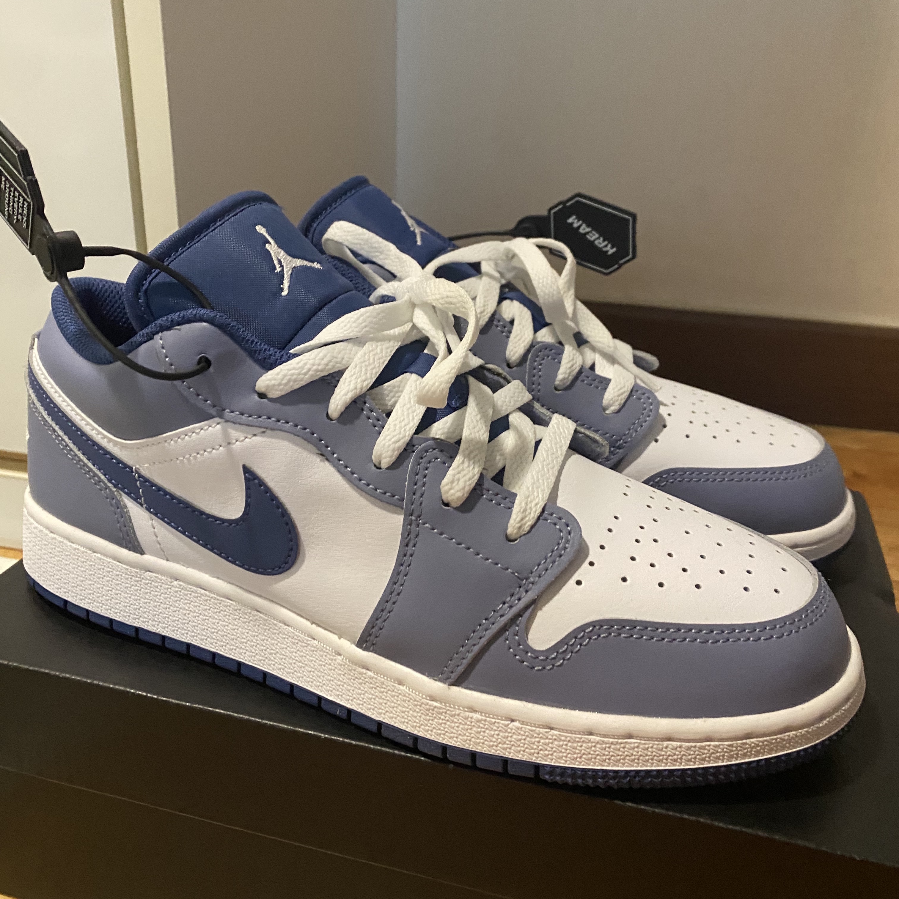 (GS) Jordan 1 Low SE Ashen Slate and Mystic Navy 착용 스타일 - 4