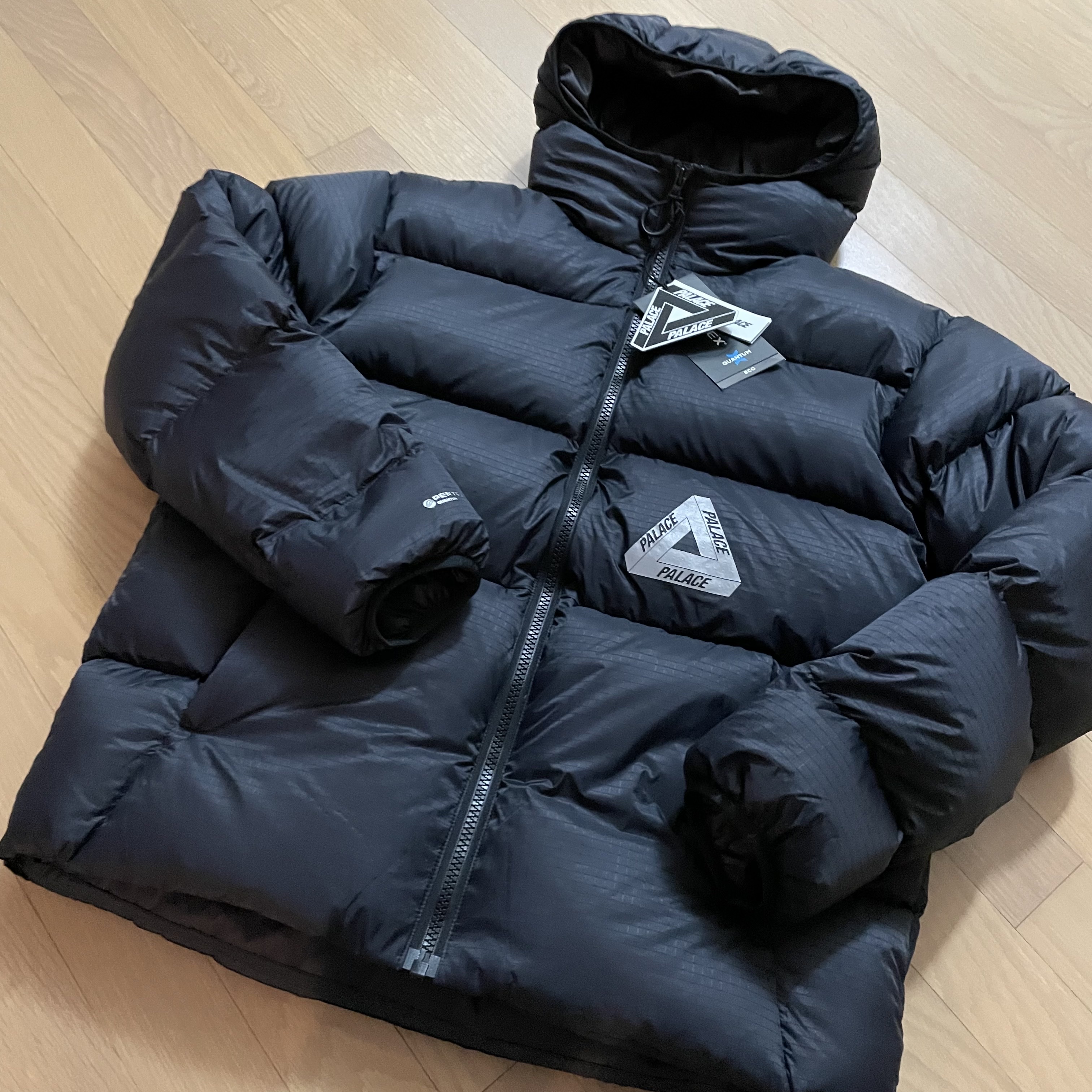 Palace Pertex Balaclava Puffa Black - 21FW 착용 스타일