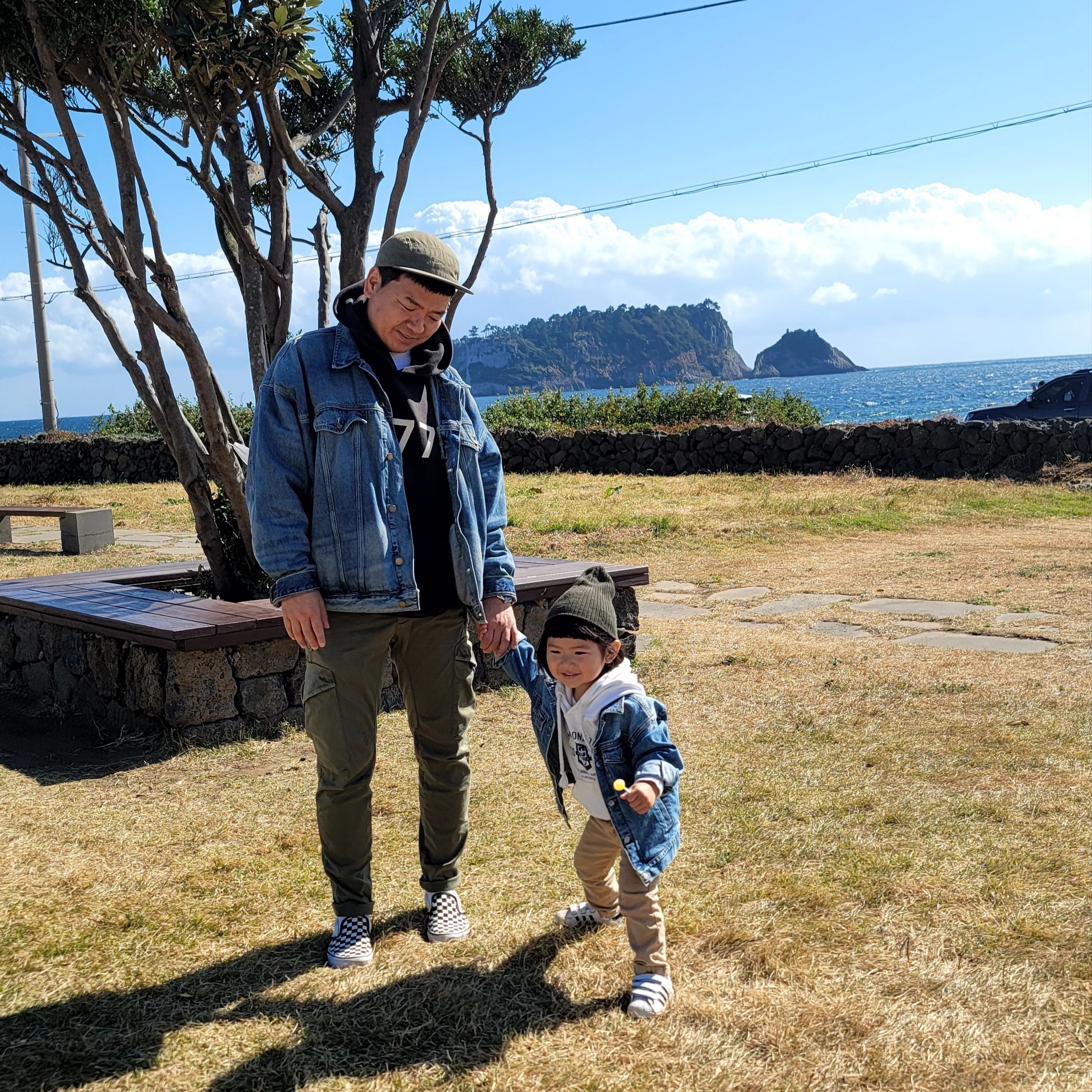 Essentials 1977 Knit Hoodie Iron - 22SS, Essentials Trucker Jacket Indigo 착용 스타일 - 1