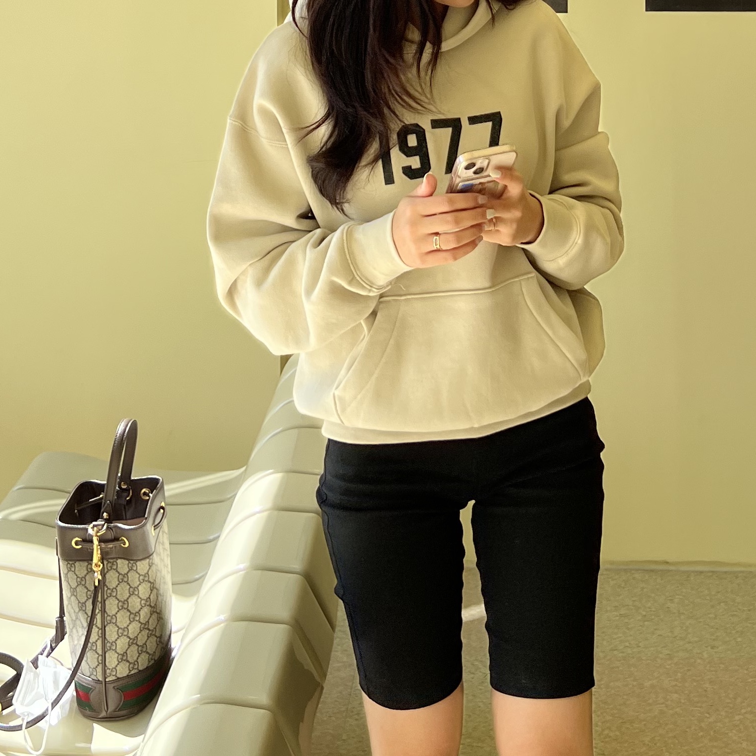 Essentials 1977 Hoodie Wheat - 22SS 착용 스타일 - 3