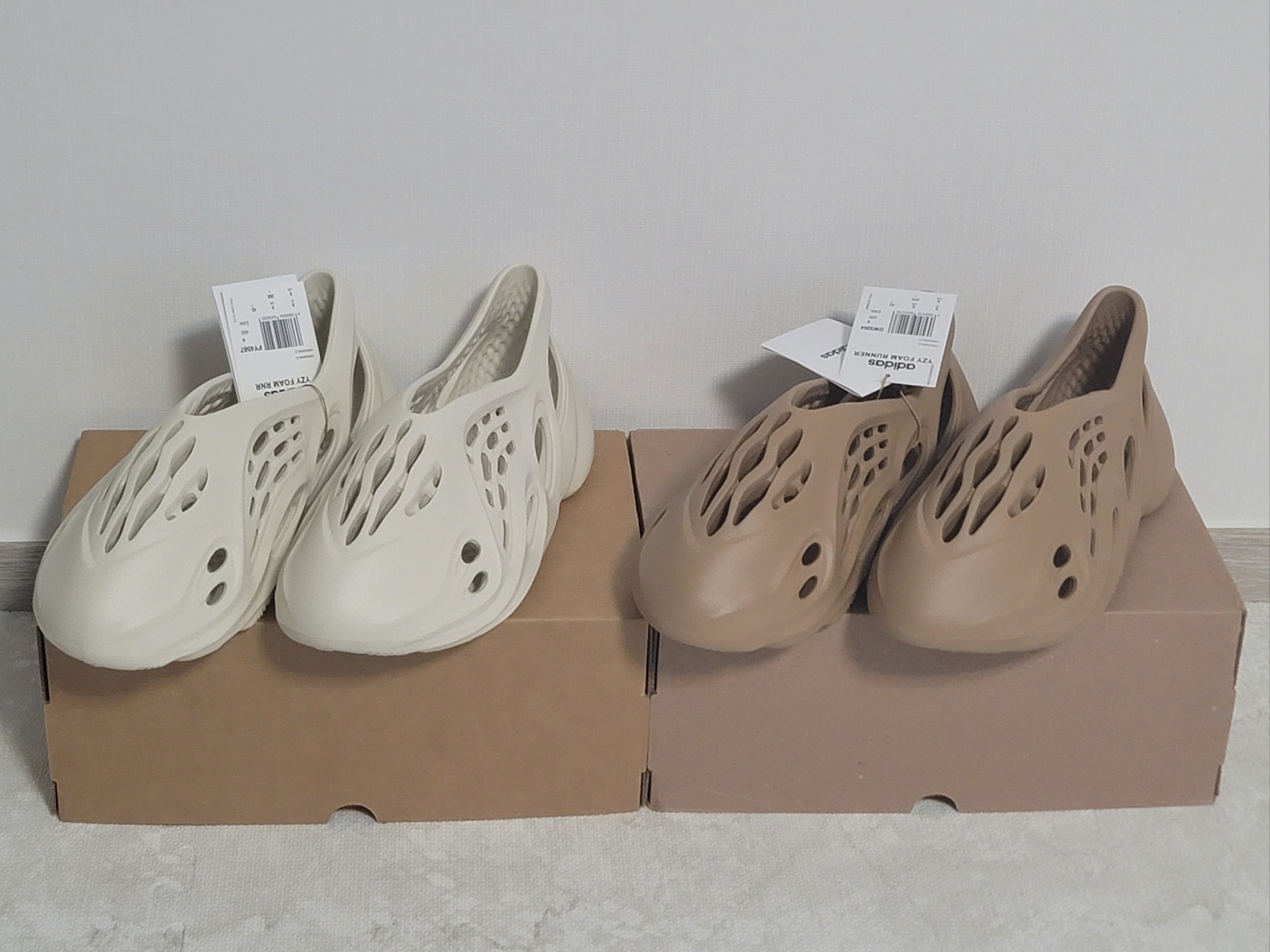 Adidas Yeezy Foam RNNR Sand, Adidas Yeezy Foam RNNR Ochre 착용 스타일