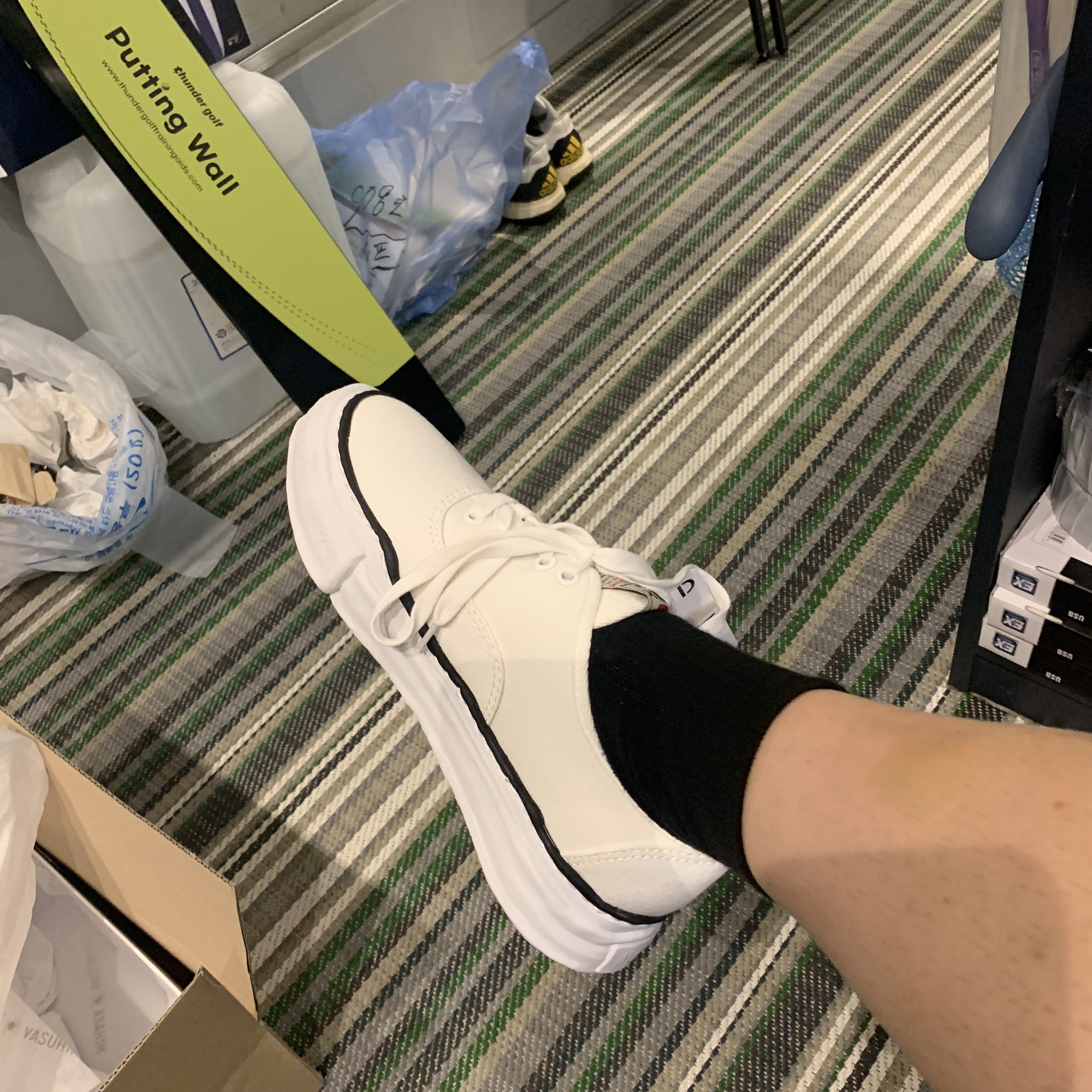 Maison Mihara Yasuhiro Baker OG Sole Canvas Low Cut Sneakers White 착용 스타일