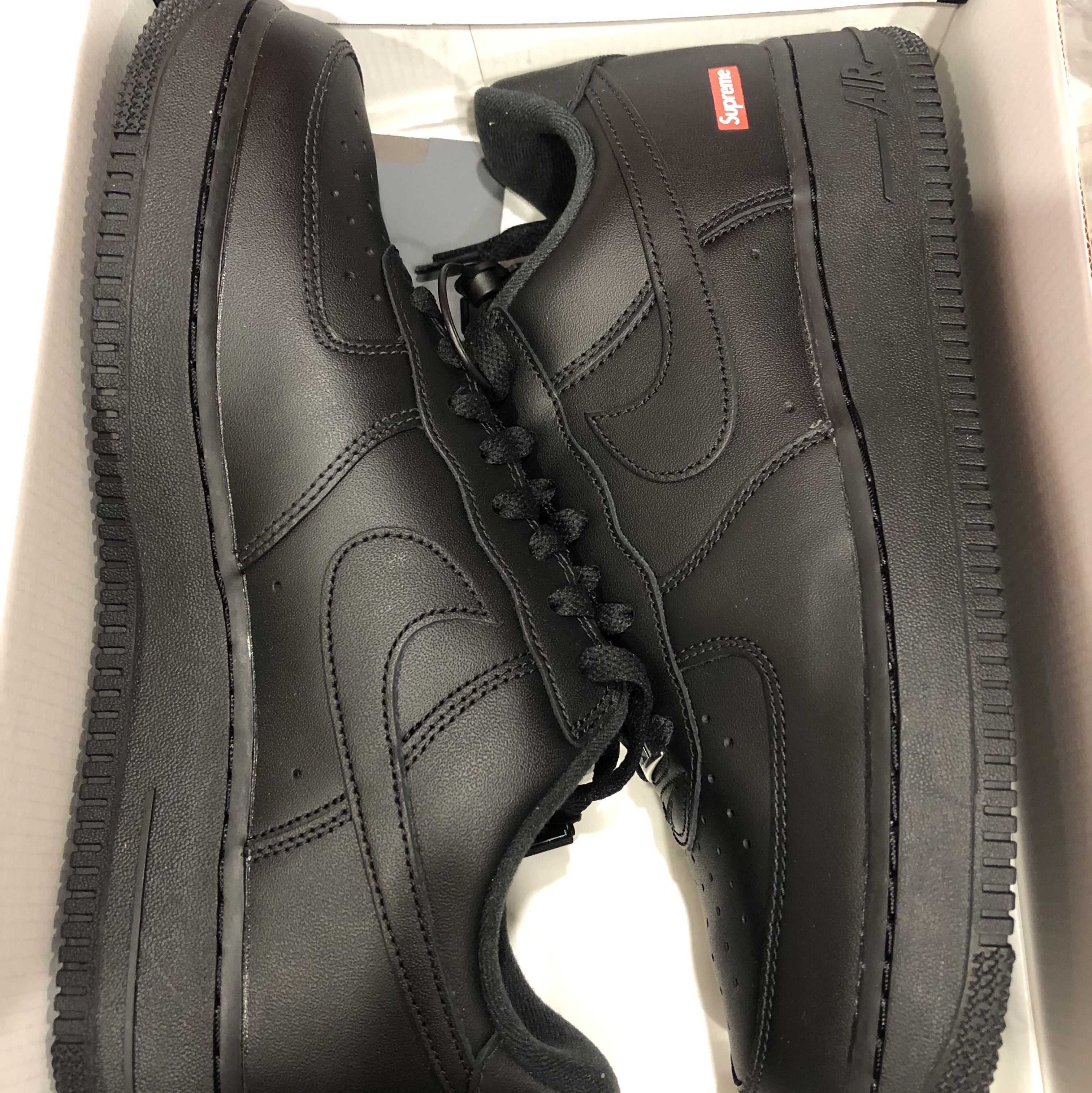 Nike x Supreme Air Force 1 Low Black 착용 스타일