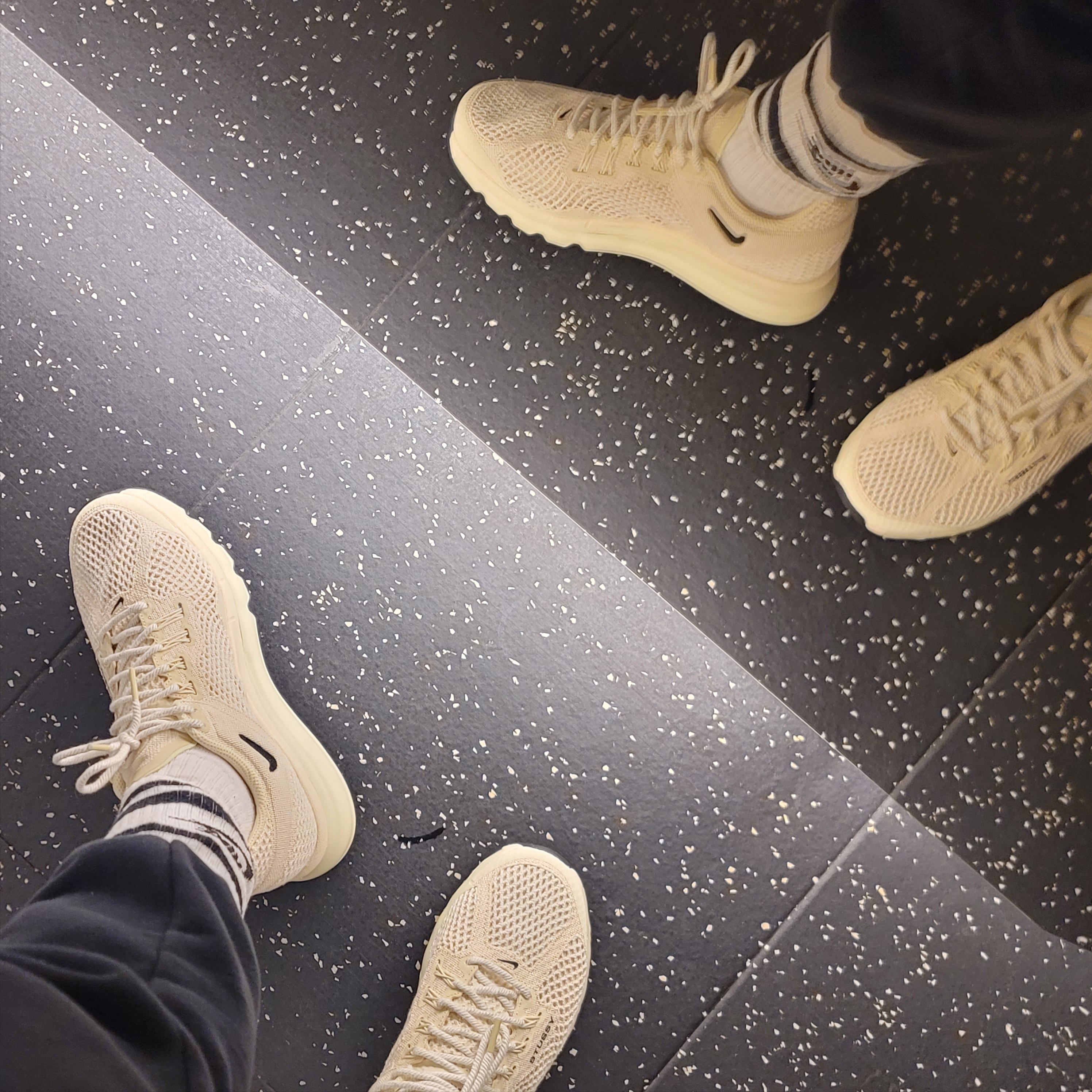 Nike x Stussy Air Max 2013 Fossil 착용 스타일 - 2