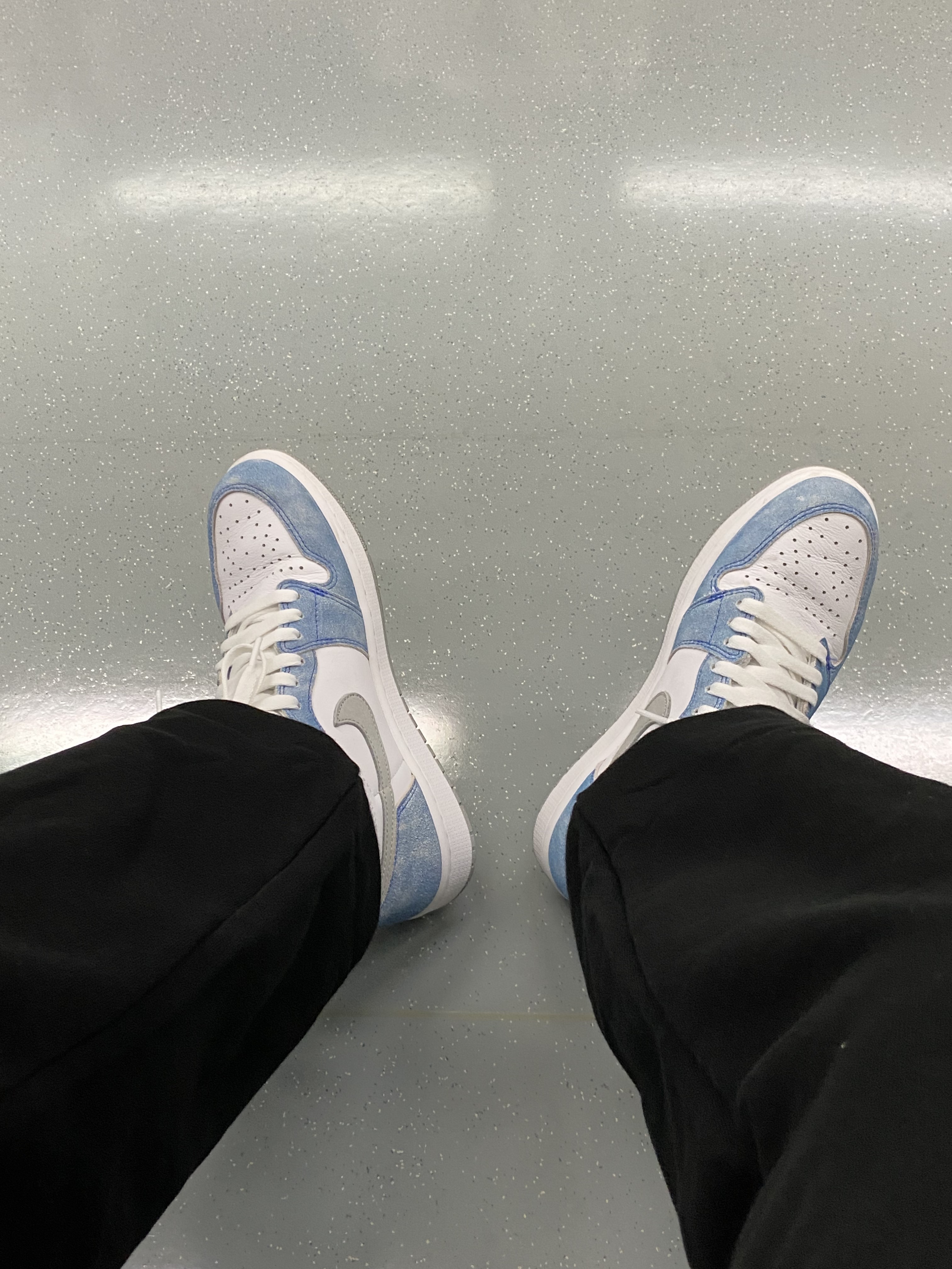 Jordan 1 Retro High OG Hyper Royal, Jordan 1 Retro High OG Bordeaux 착용 스타일 - 1