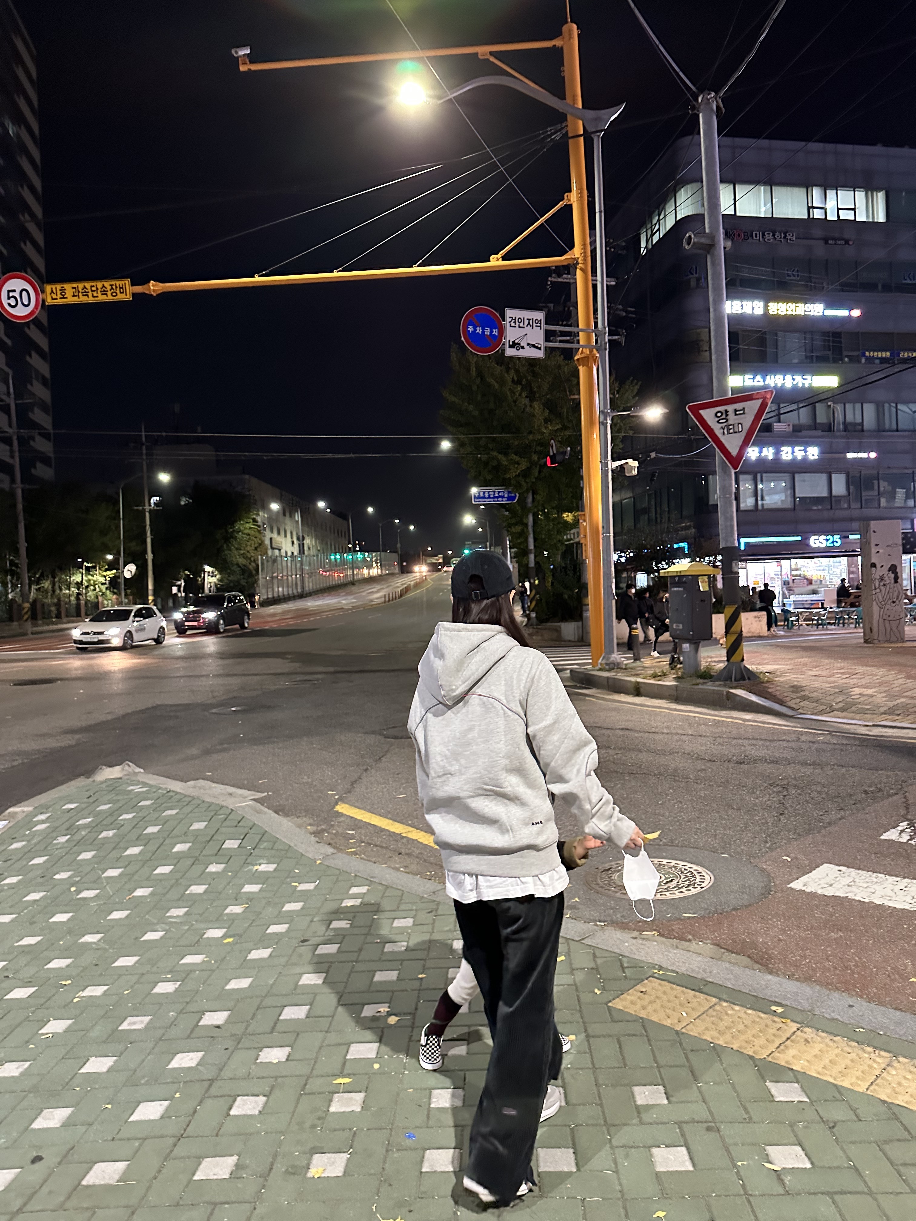 Nike Heritage 86 Corduroy Cap Black, Nike x Drake Nocta Cardinal Stock Essential Hoodie Grey - Asia 착용 스타일 - 2