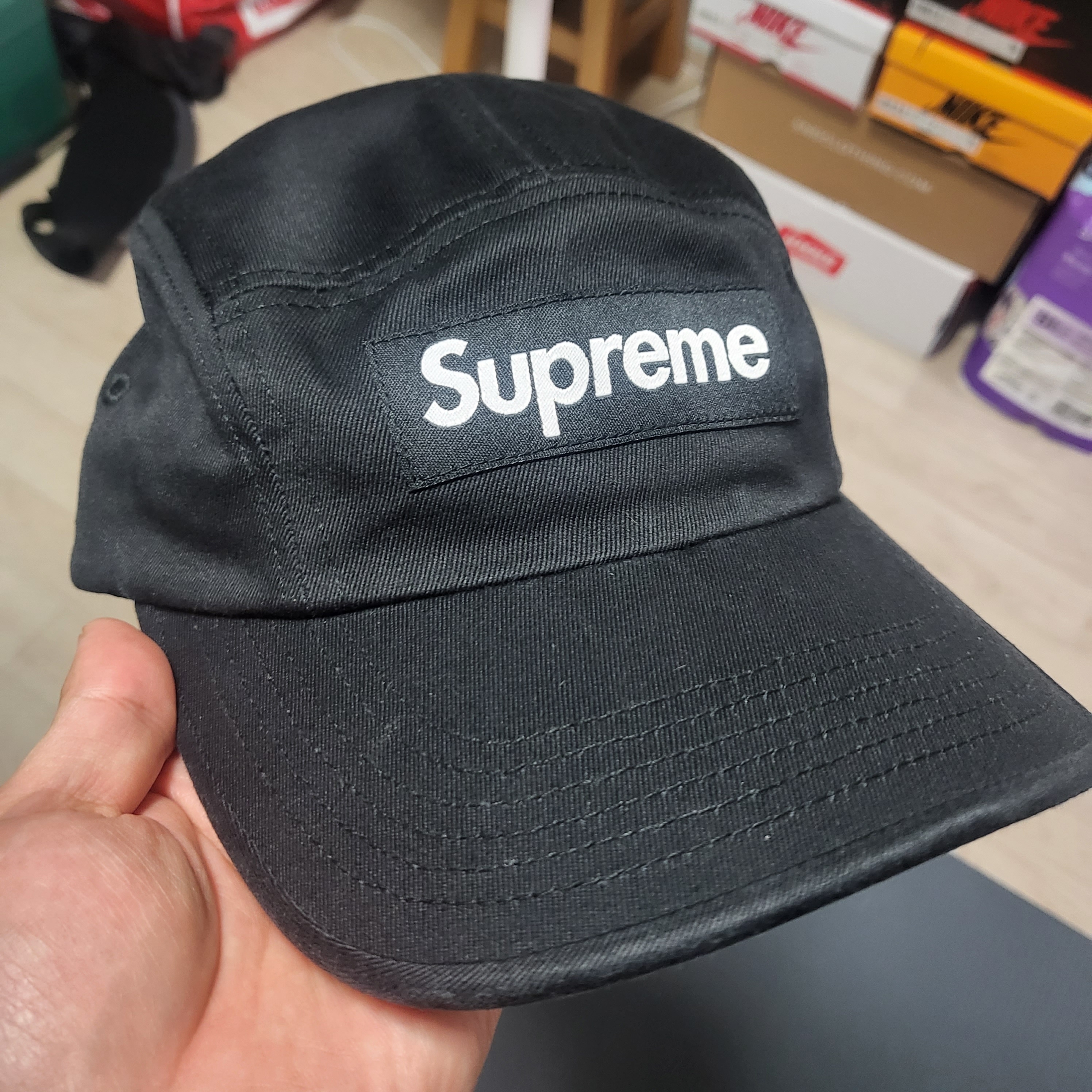 Supreme Washed Chino Twill Camp Cap Black, Supreme Frayed Logos Denim Camp Cap Blue - 21SS 착용 스타일 - 1