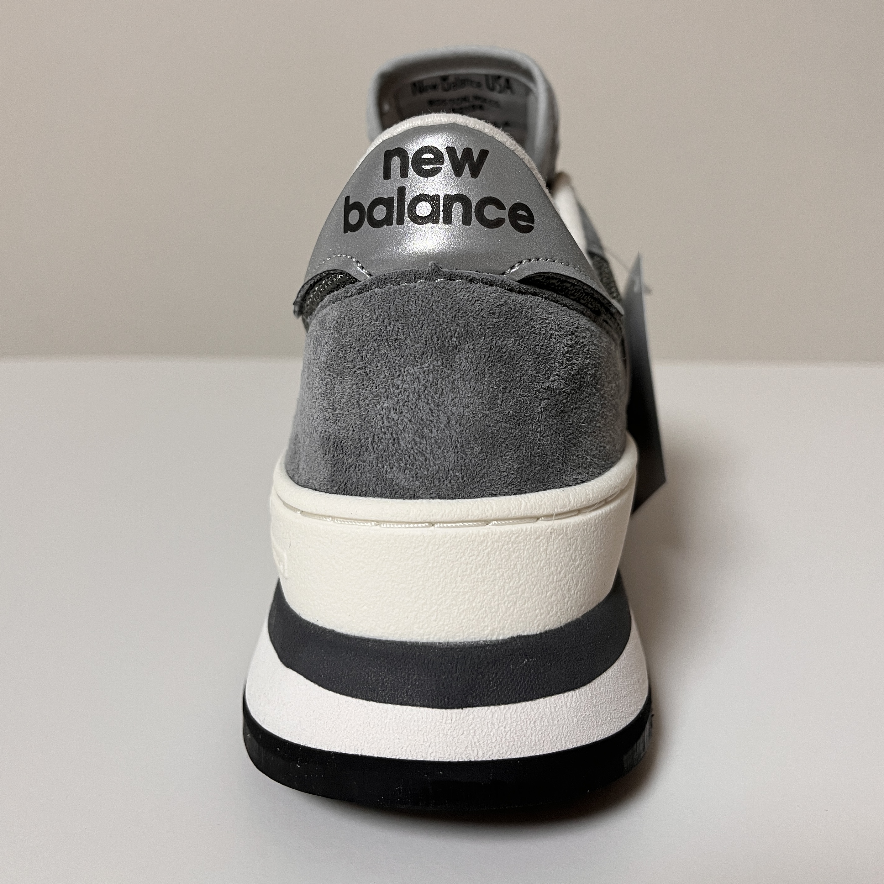 New Balance 990v1 Made in USA Grey White 착용 스타일 - 5