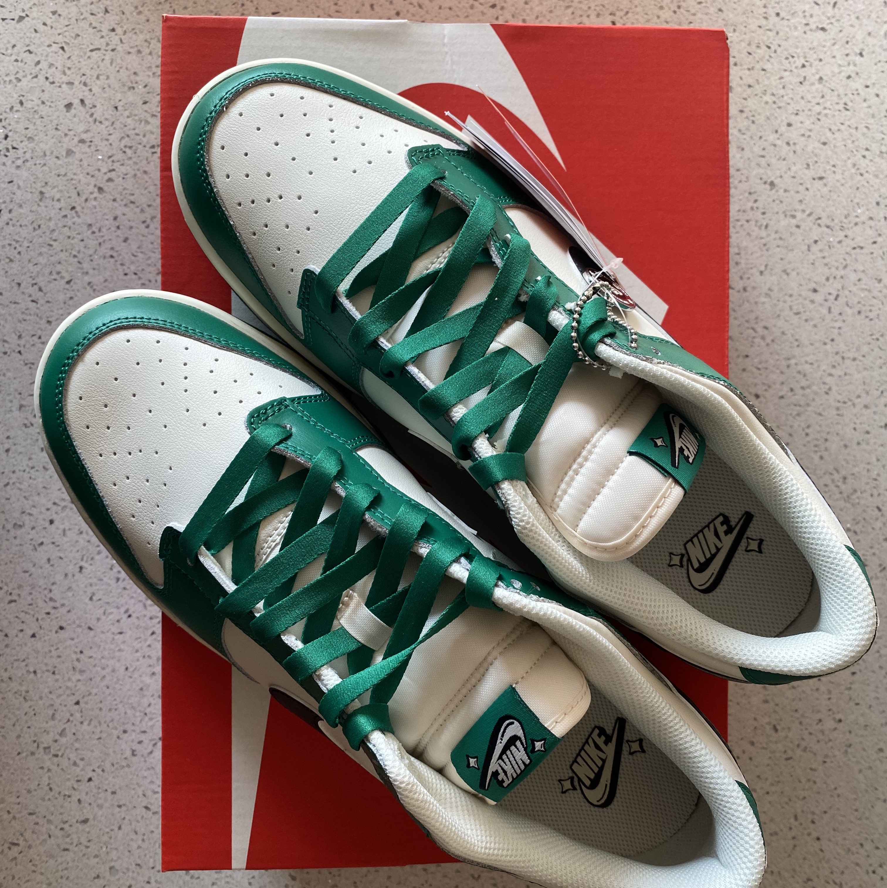Nike Dunk Low Retro SE Jackpot Malachite 착용 스타일 - 3