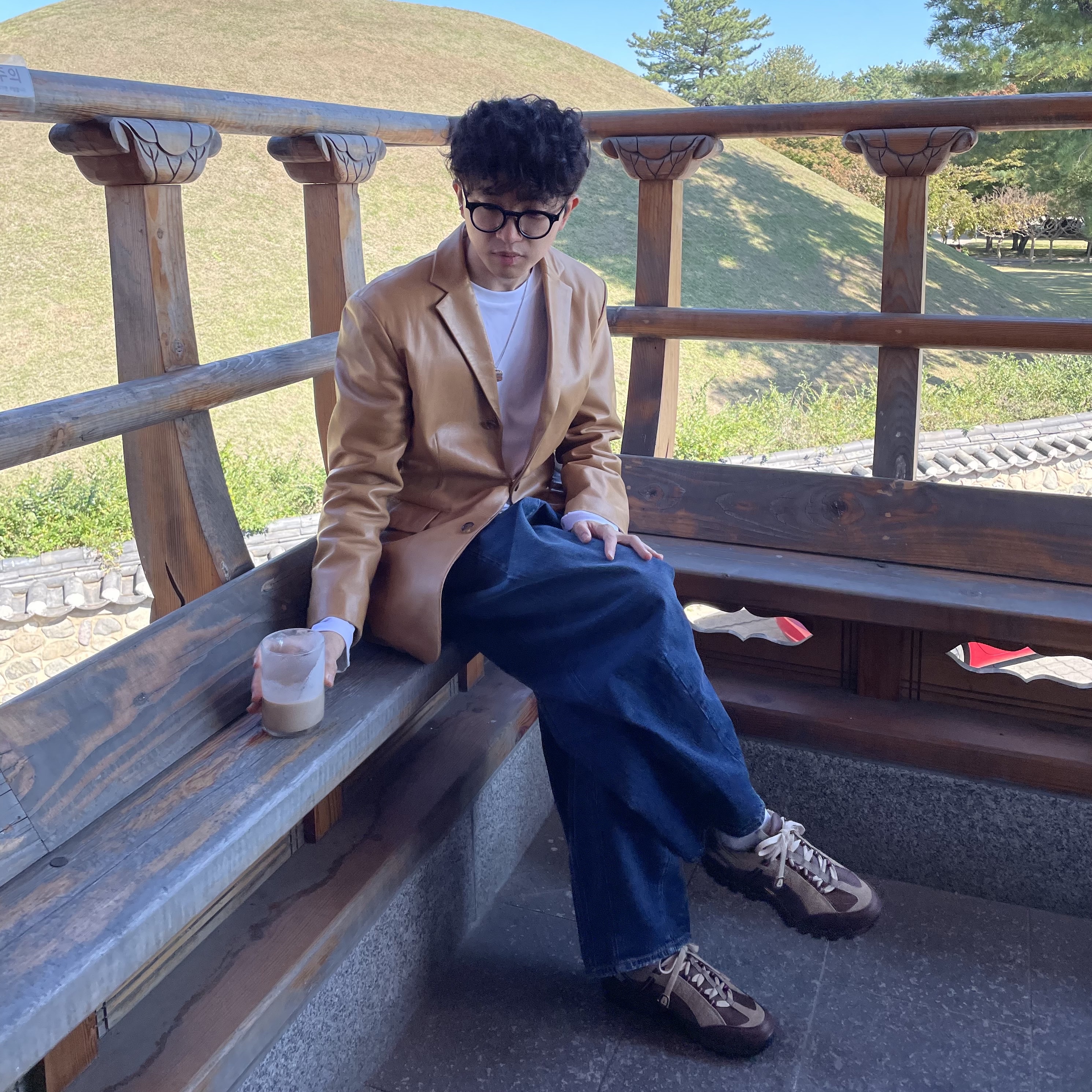Nike x Jacquemus Air Humara LX Ale Brown and Gold, Needles H.D. Jean Pants Indigo 착용 스타일 - 1