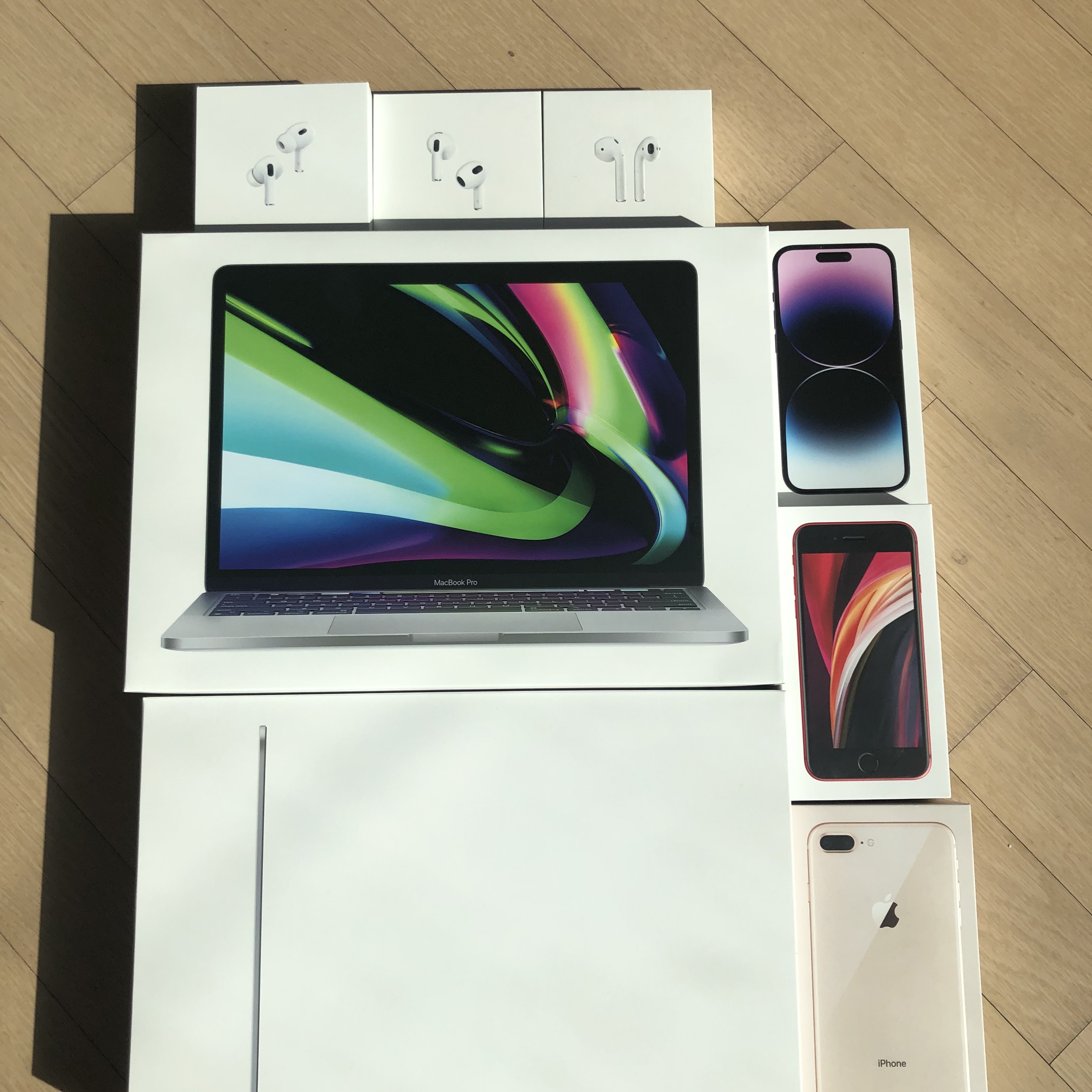 Apple 2022 MacBook Pro 13 M2 512GB SSD / 16GB RAM Space Gray (Korean Ver.), Apple AirPods Pro 2nd Gen (Korean Ver.) 착용 스타일