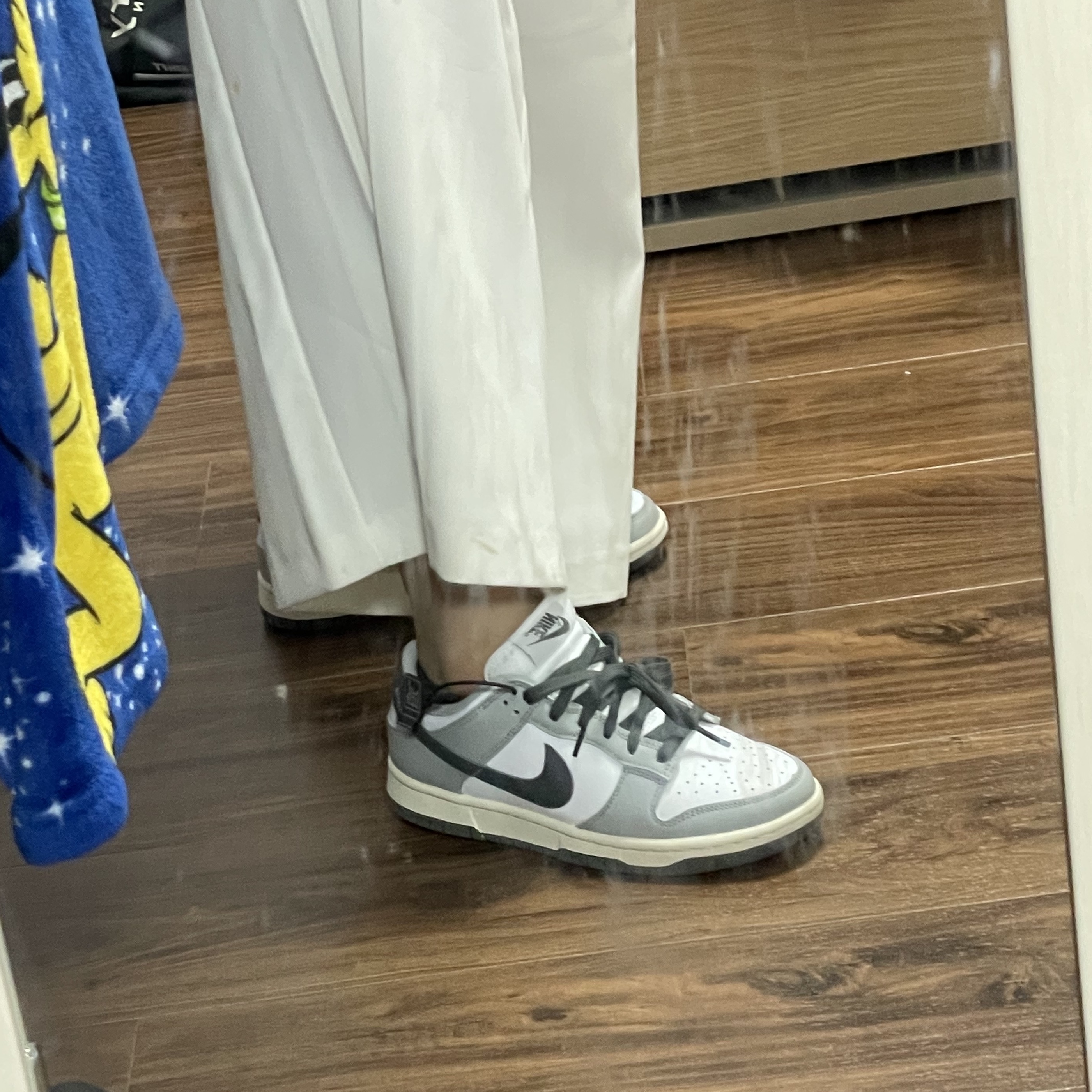 (W) Nike Dunk Low Light Smoke Grey 착용 스타일 - 3
