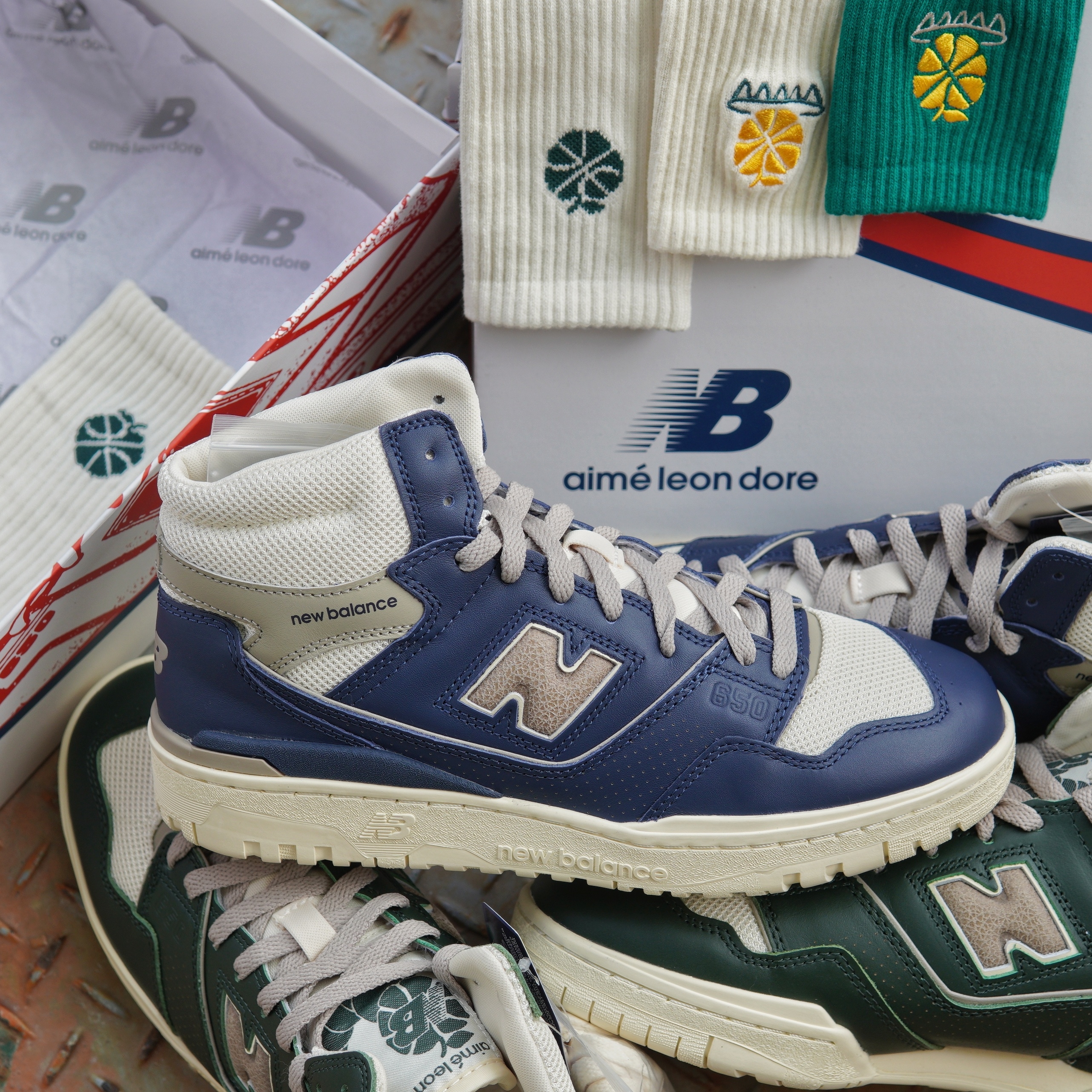 New Balance x Aime Leon Dore 650R Navy 착용 스타일 - 2