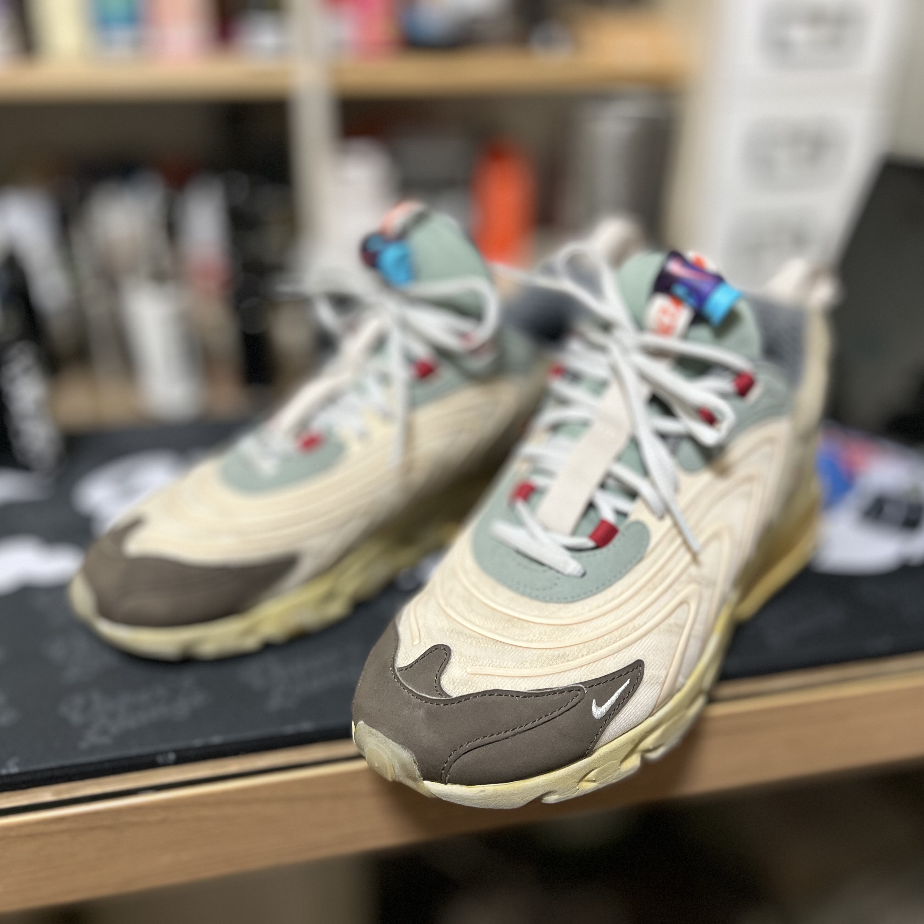 Nike x Travis Scott Air Max 270 React Cactus Trails 착용 스타일 - 1