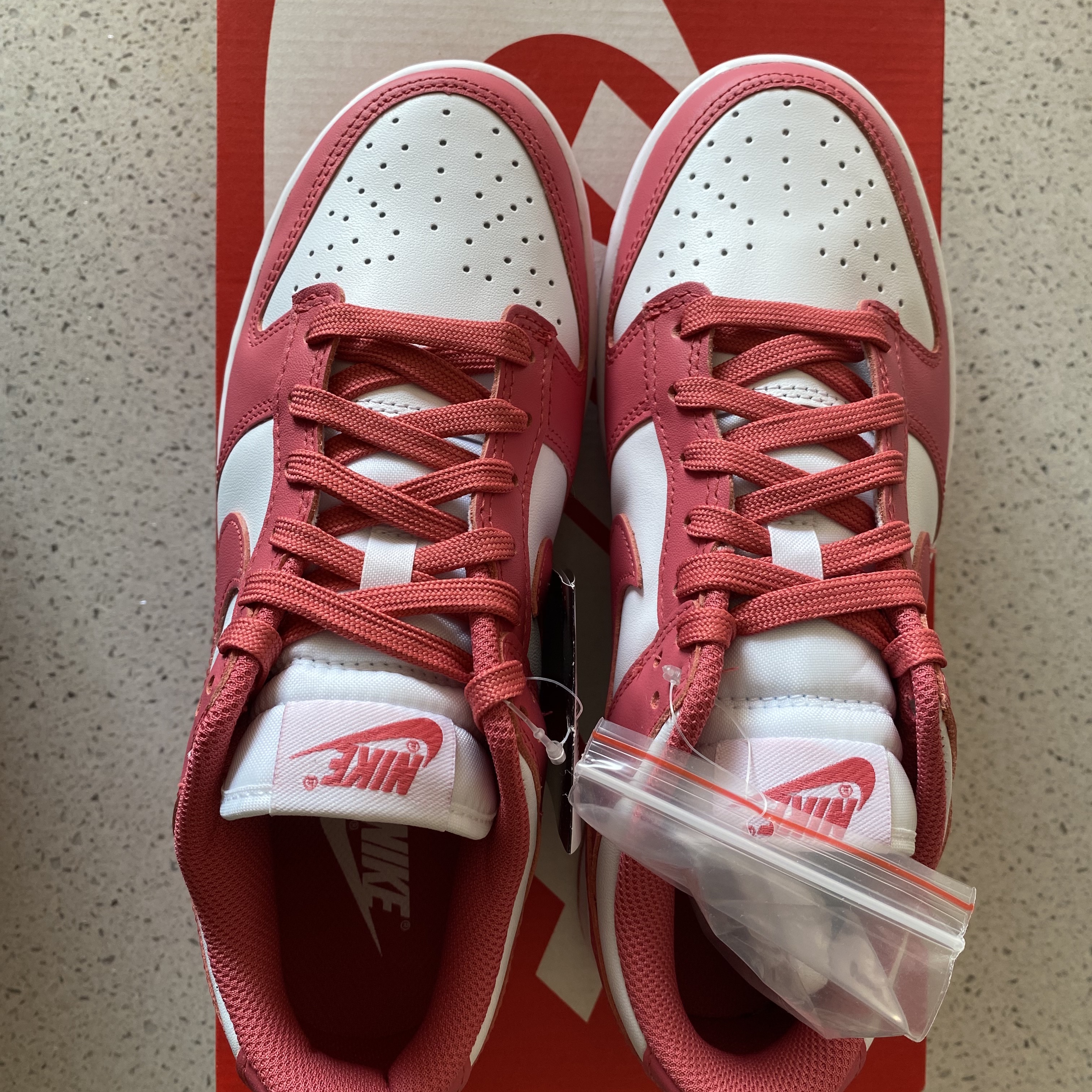 (W) Nike Dunk Low Archeo Pink 착용 스타일 - 3
