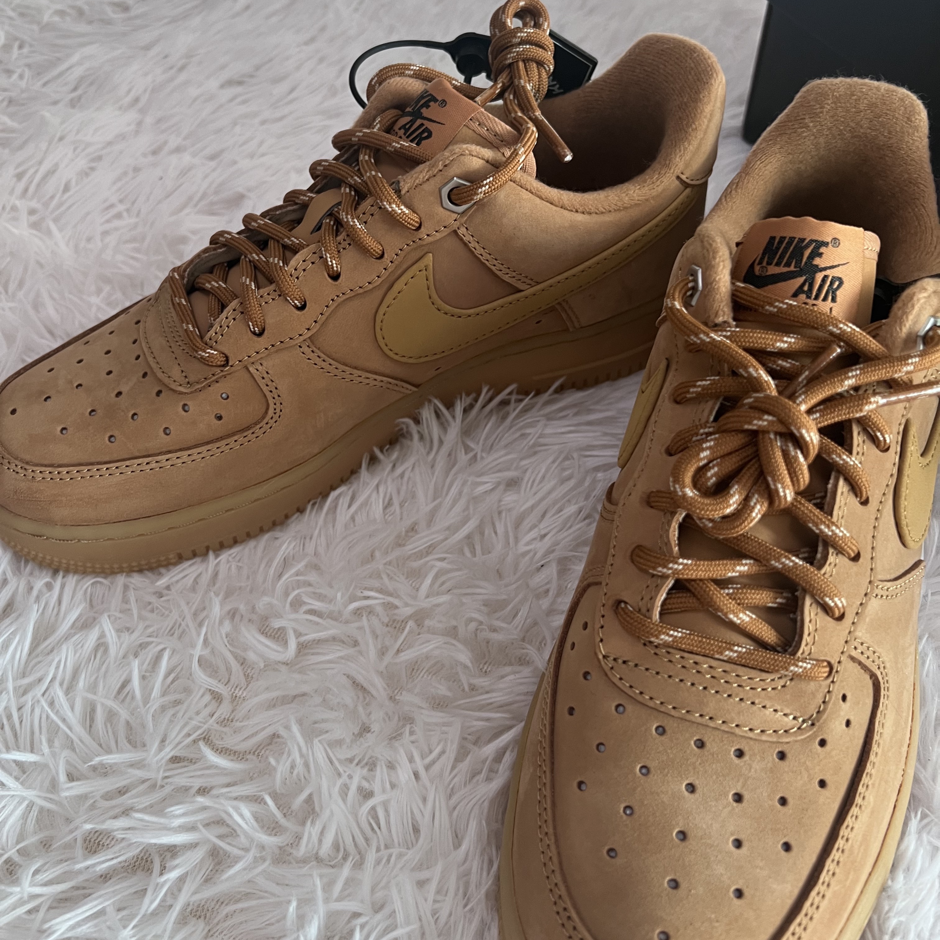 Nike Air Force 1 '07 WB Flax 착용 스타일 - 2