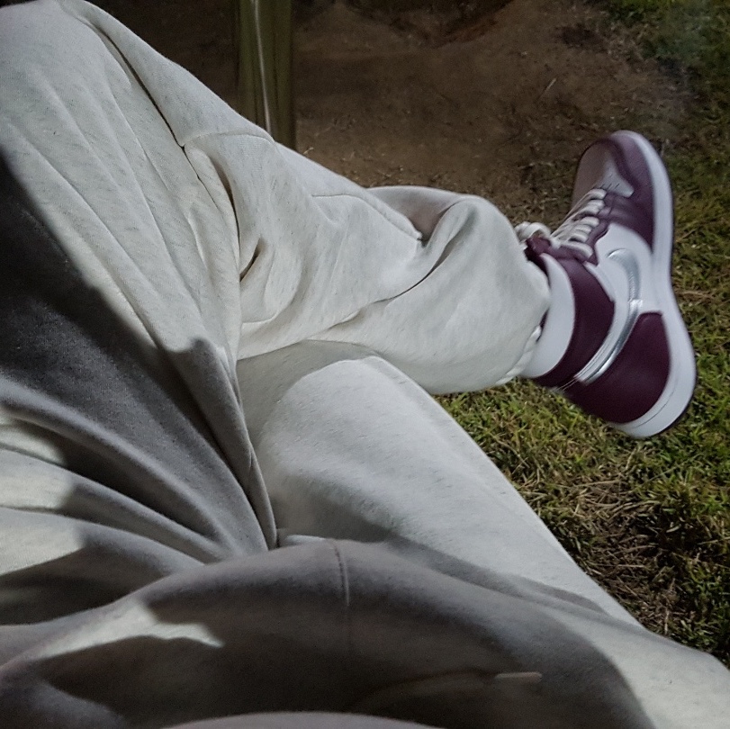 Jordan 1 Retro High OG Bordeaux, IAB Studio Sweatpants Oatmeal Burgundy - 22SS 착용 스타일