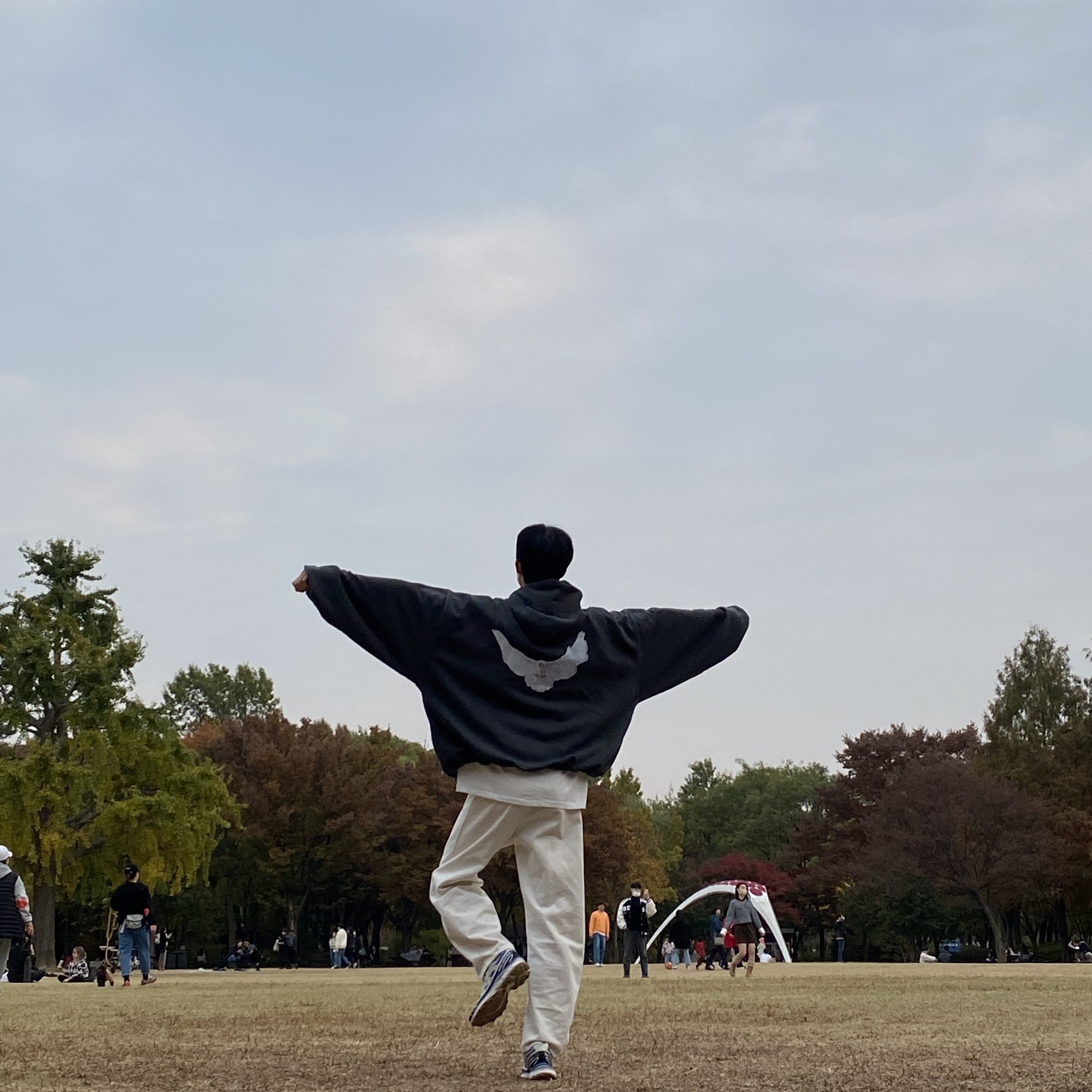 Salomon XT-6 Skyline Bleached Sand Dazzling Blue, Yeezy Gap Engineered By Balenciaga Dove Hoodie Black 착용 스타일