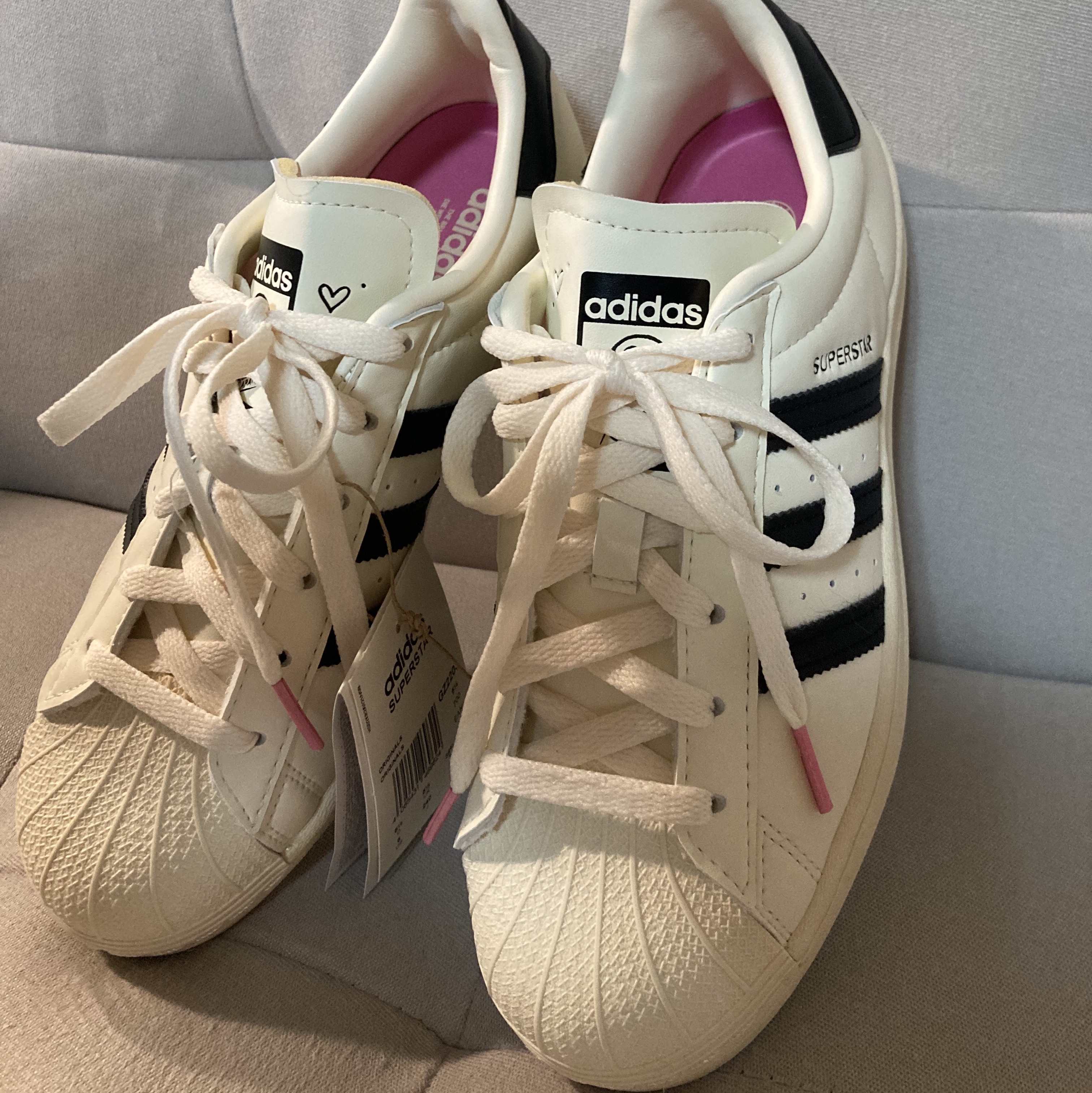 Adidas x Andre Saraiva Superstar Cream White Core Black 착용 스타일