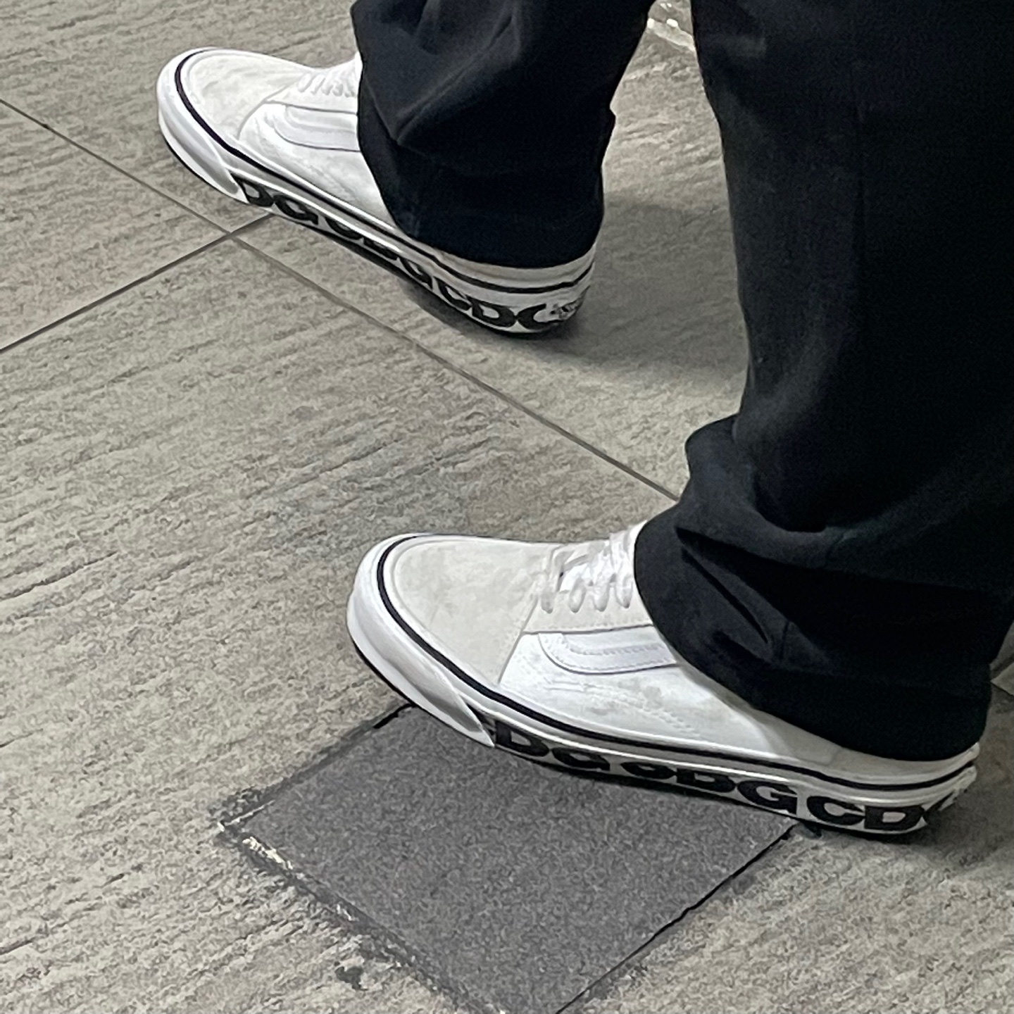 Vans Vault x CDG Old Skool LX White 착용 스타일