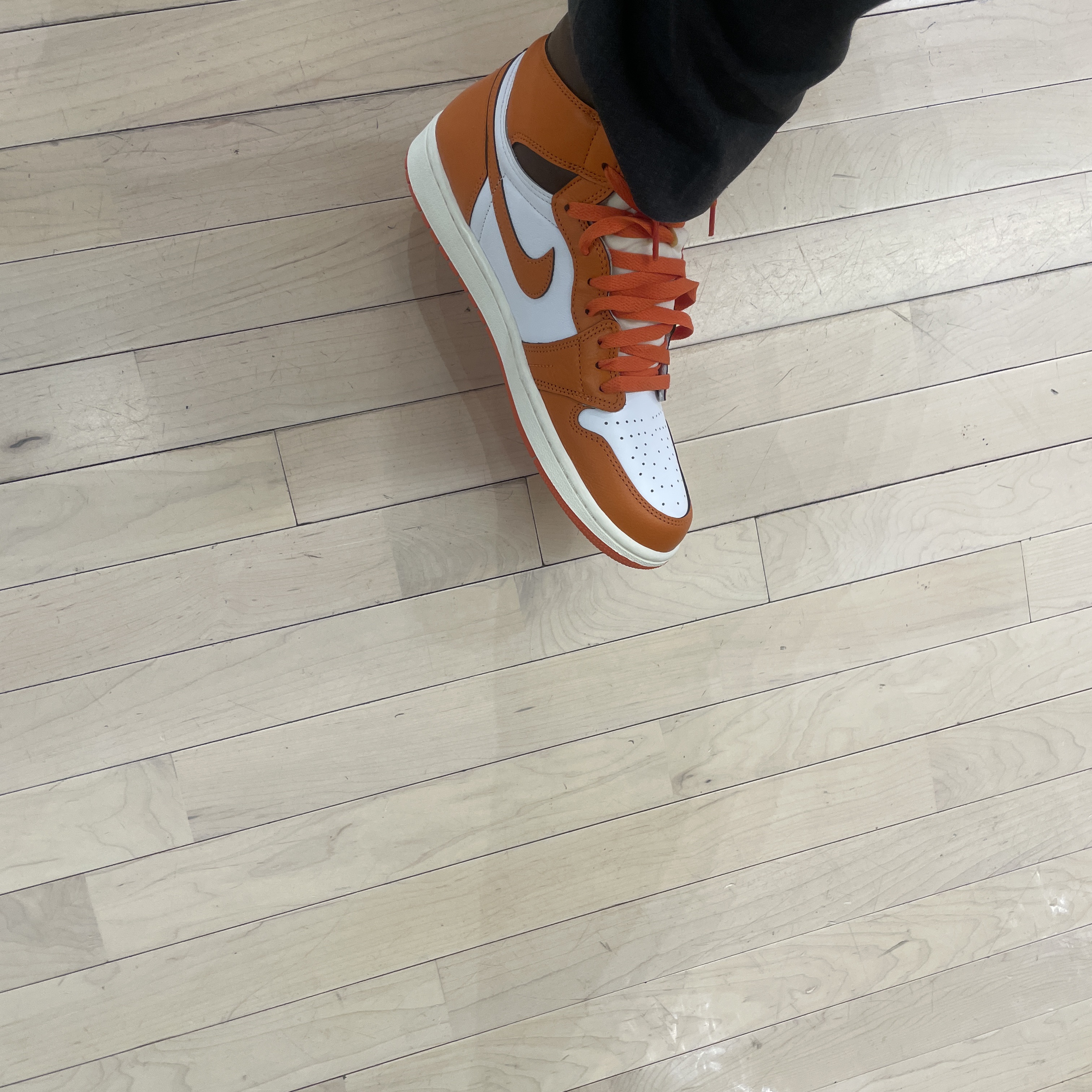 (W) Jordan 1 Retro High OG Starfish 착용 스타일 - 2