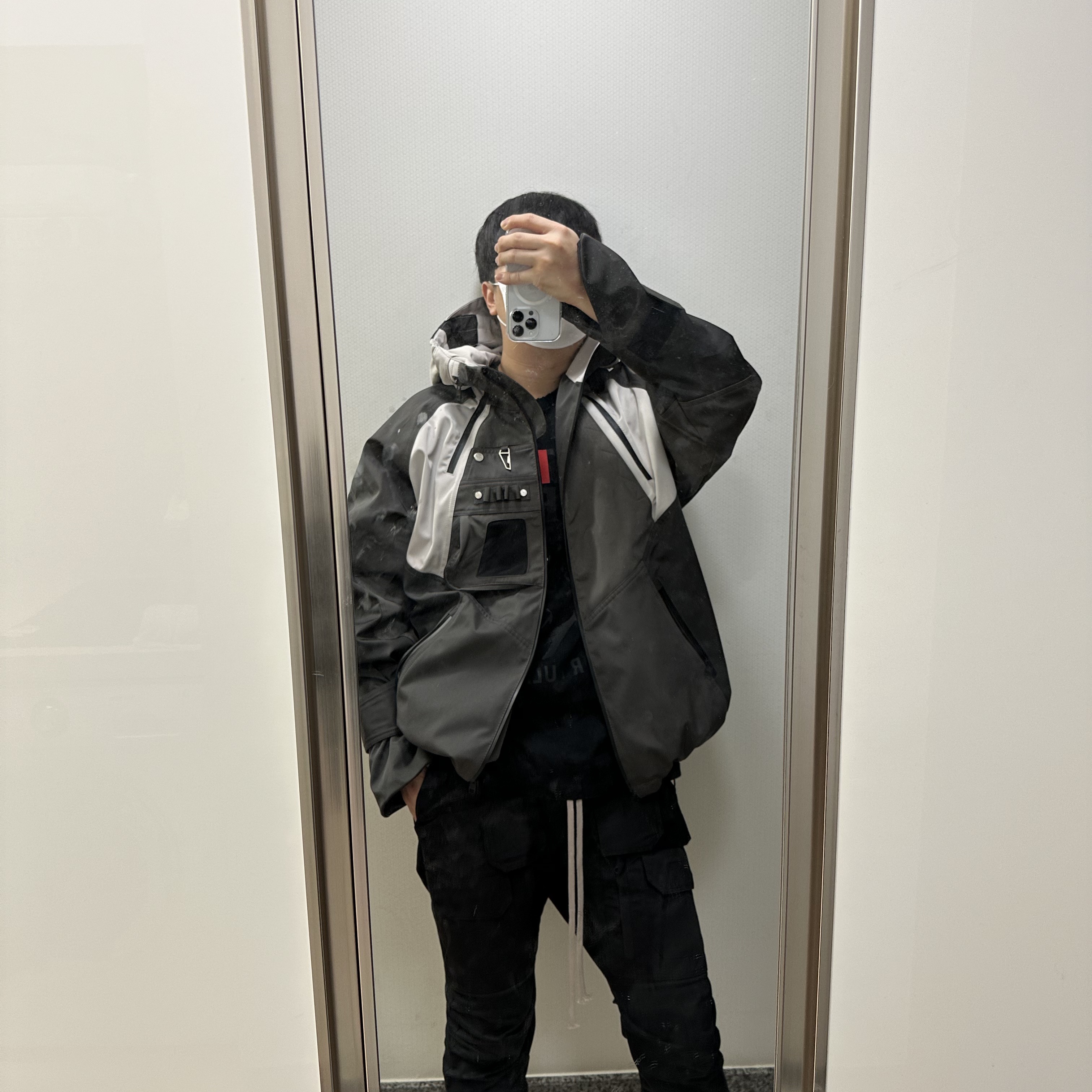 Undermycar Kame Multi Zip Turtle Shell Parka Hot Rod - 22FW, Undermycar Kame Multi Zip Turtle Shell Parka Driftwood - 22FW 착용 스타일 - 2