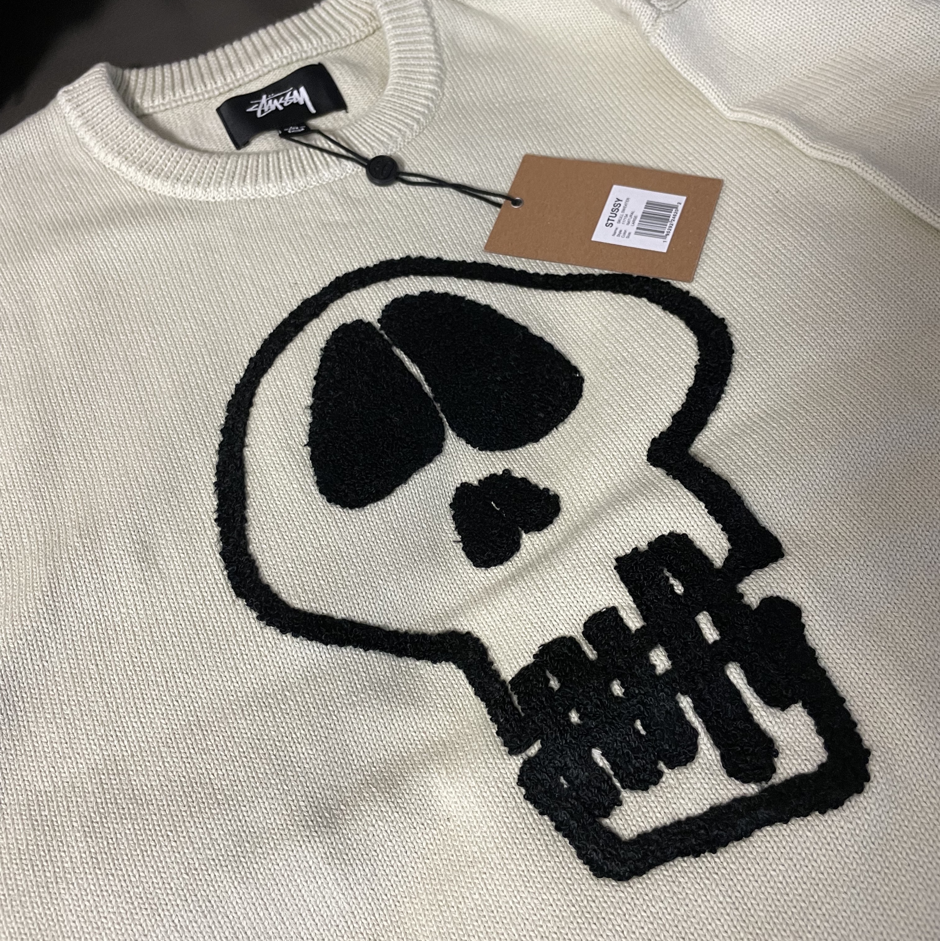 Stussy Skull Sweater Natural 착용 스타일