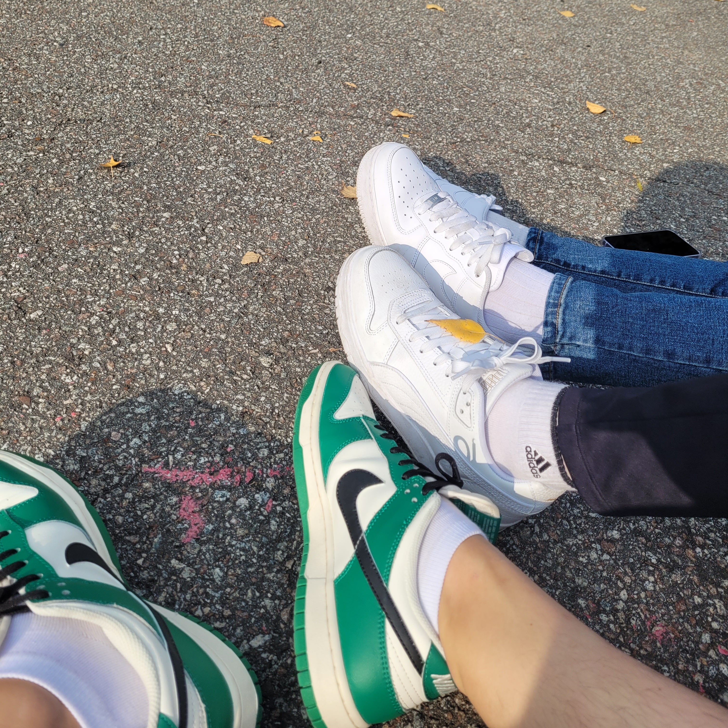 Nike Dunk Low Retro SE Jackpot Malachite, Nike Air Force 1 '07 Low White 착용 스타일