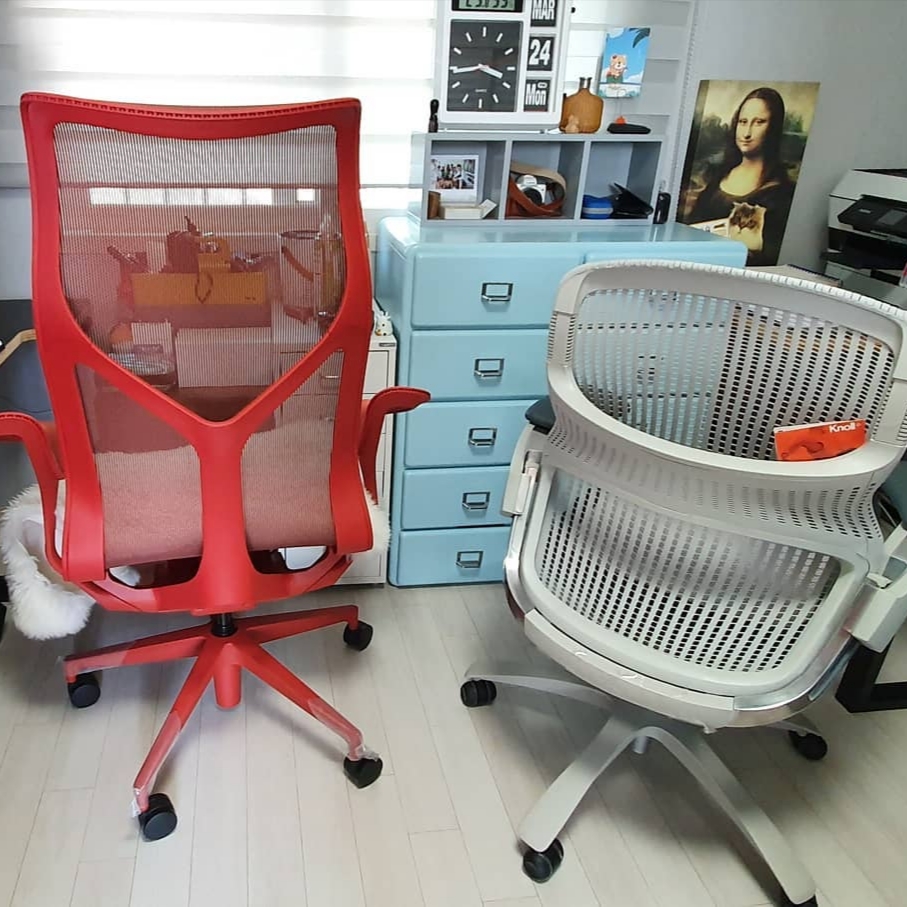 [15% 쿠폰] Herman Miller Cosm High Back Chair Canyon 착용 스타일 - 1