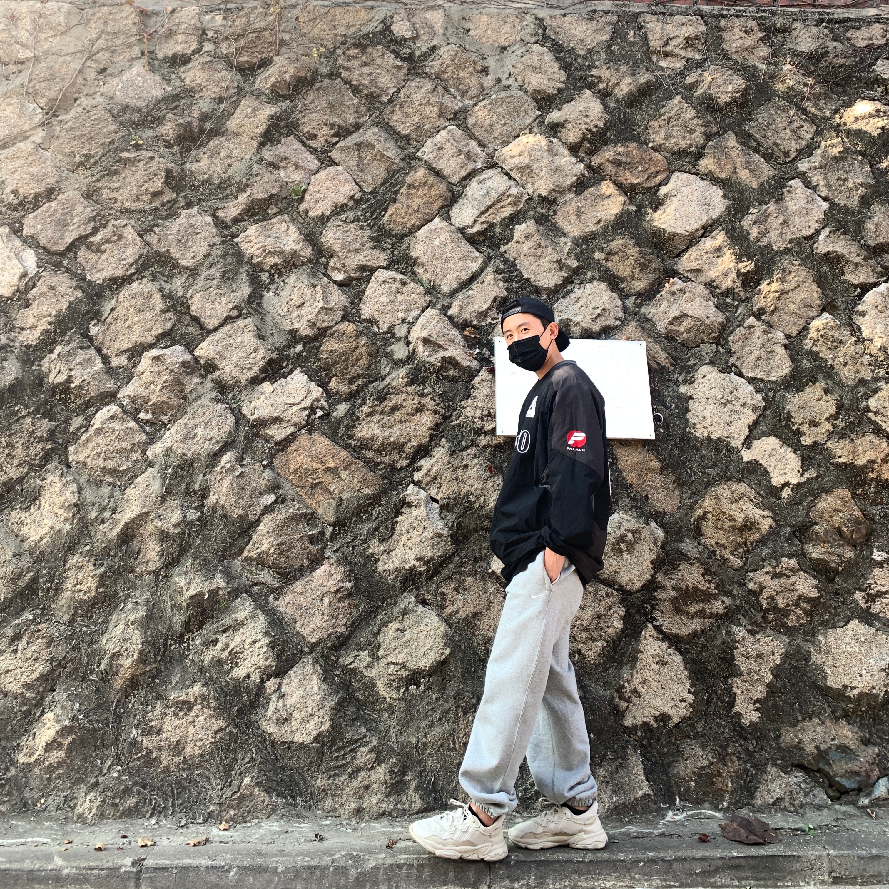 Palace Sports Shell Crew Black - 21SS, (W) Nike NRG Solo Swoosh Fleece Pants Dark Grey Heather - US/EU 착용 스타일