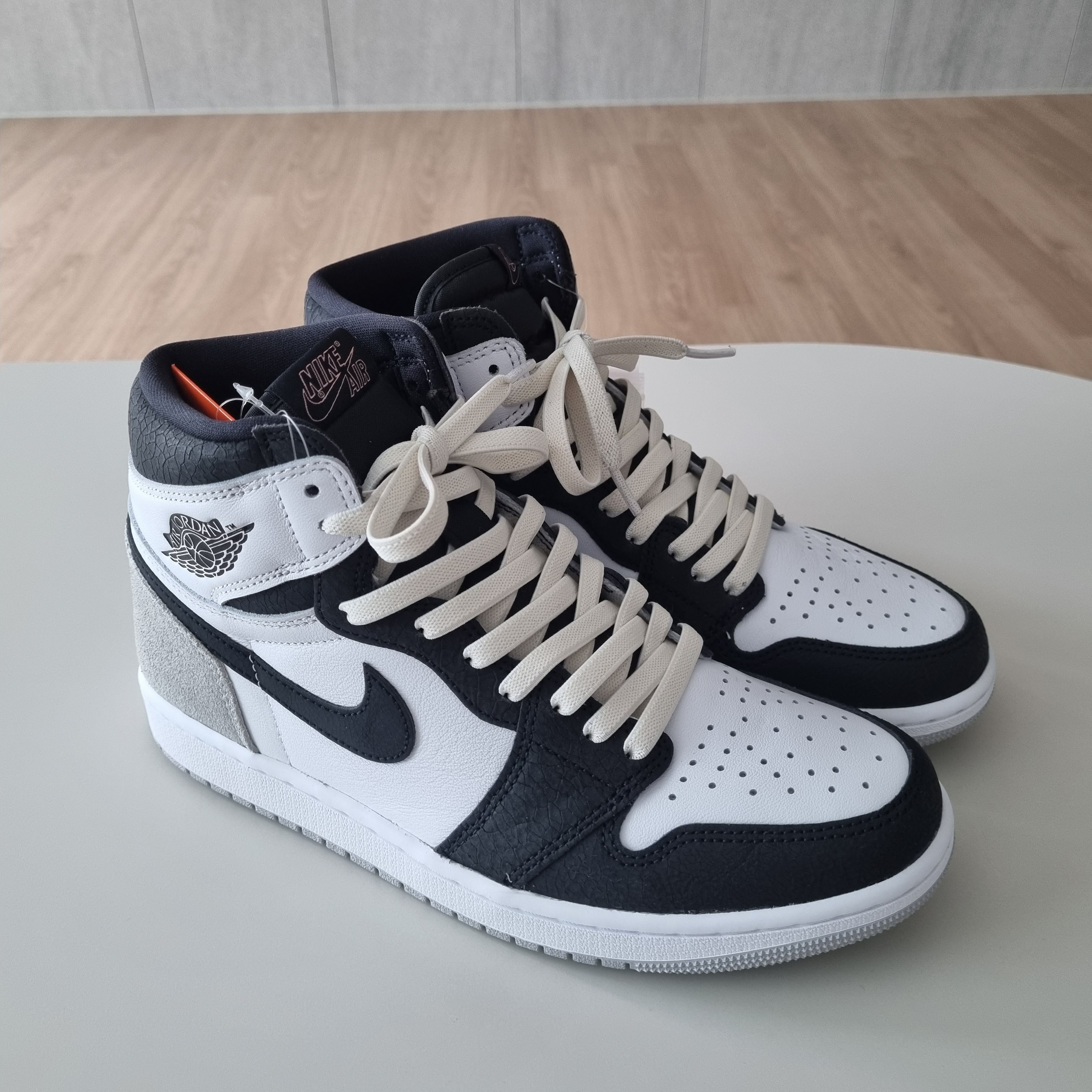 Jordan 1 Retro High OG Bleached Coral 착용 스타일