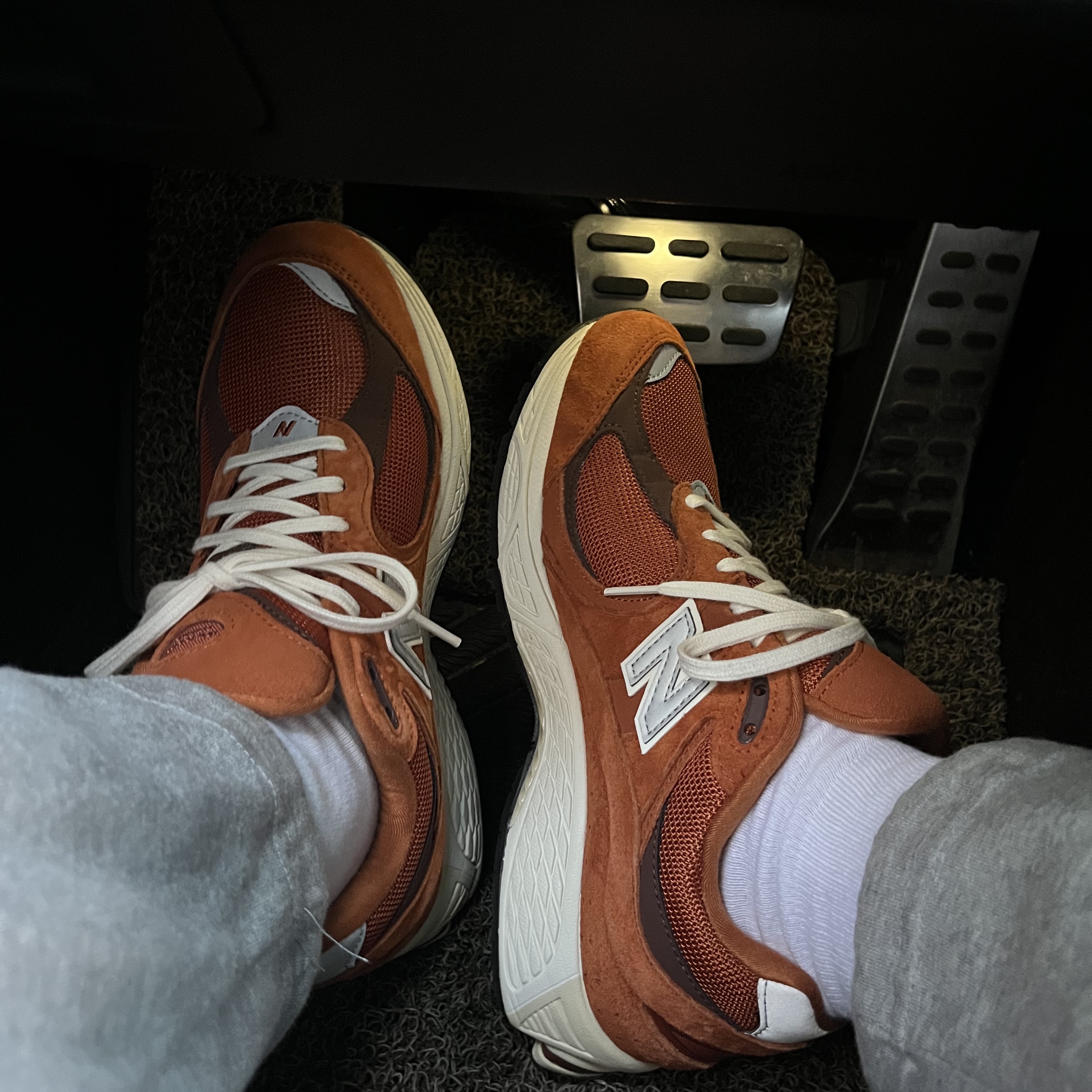 New Balance 2002R Rust Oxide 착용 스타일