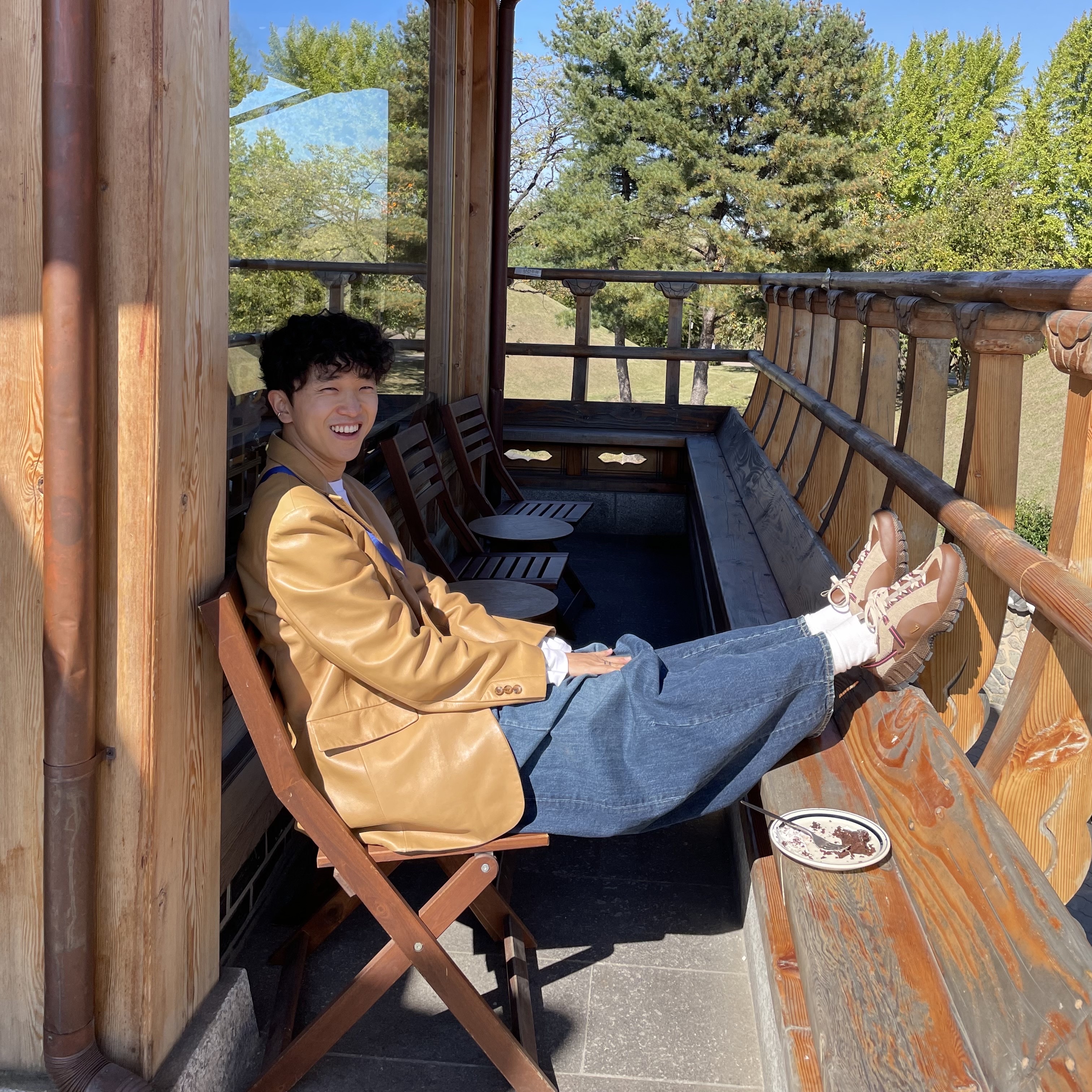 Nike x Jacquemus Air Humara LX Ale Brown and Gold, Needles H.D. Jean Pants Indigo 착용 스타일 - 2