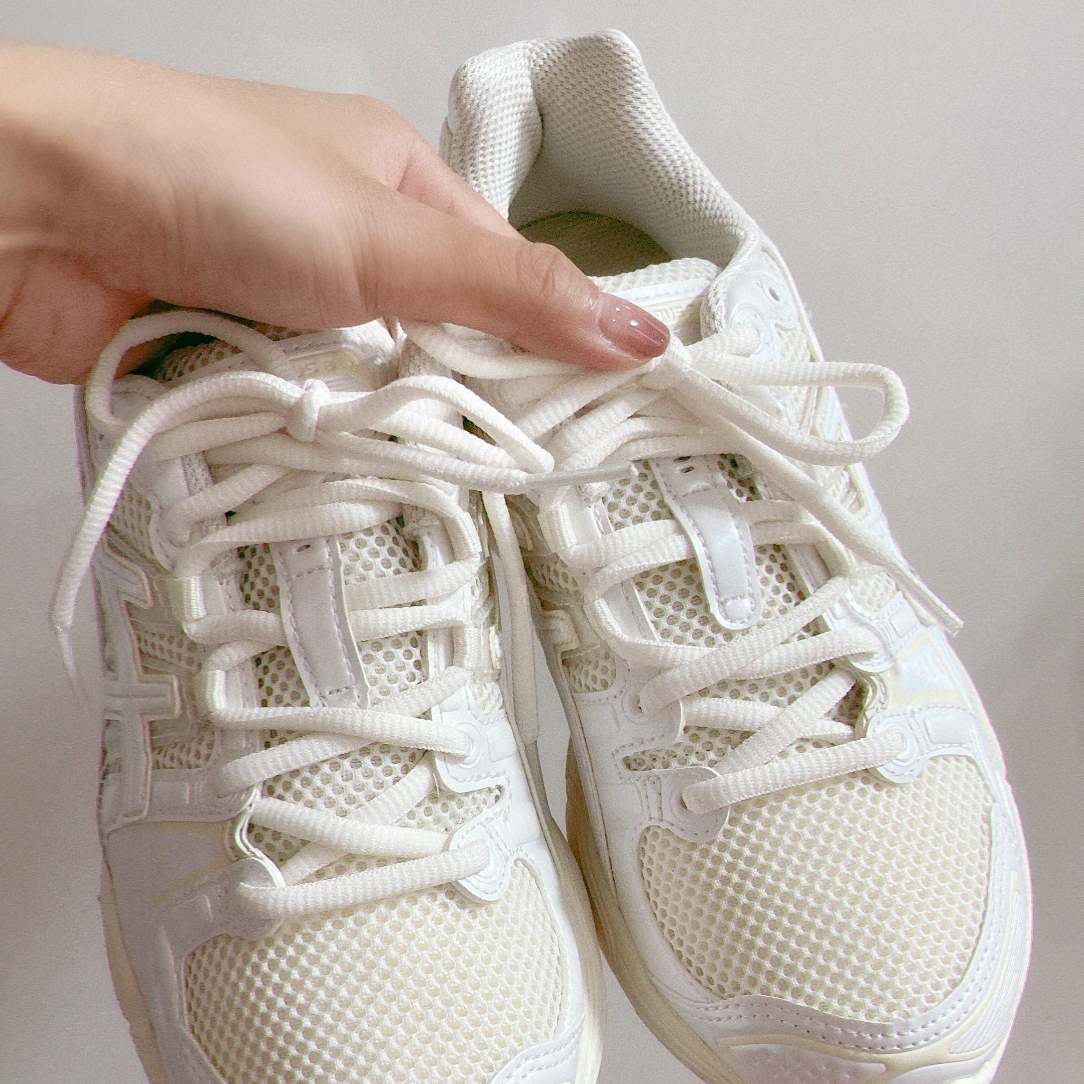 Asics x Jessica Gonsalves Gel-Nimbus 9 Cream White 착용 스타일 - 2