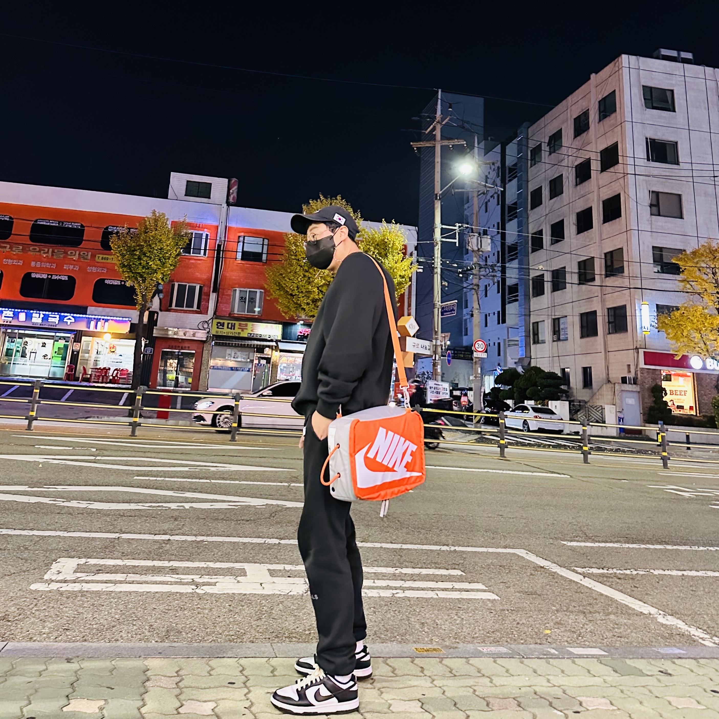 Nike H86 Korea Cap Black, Essentials Sweatpants Black - 21SS 착용 스타일 - 2
