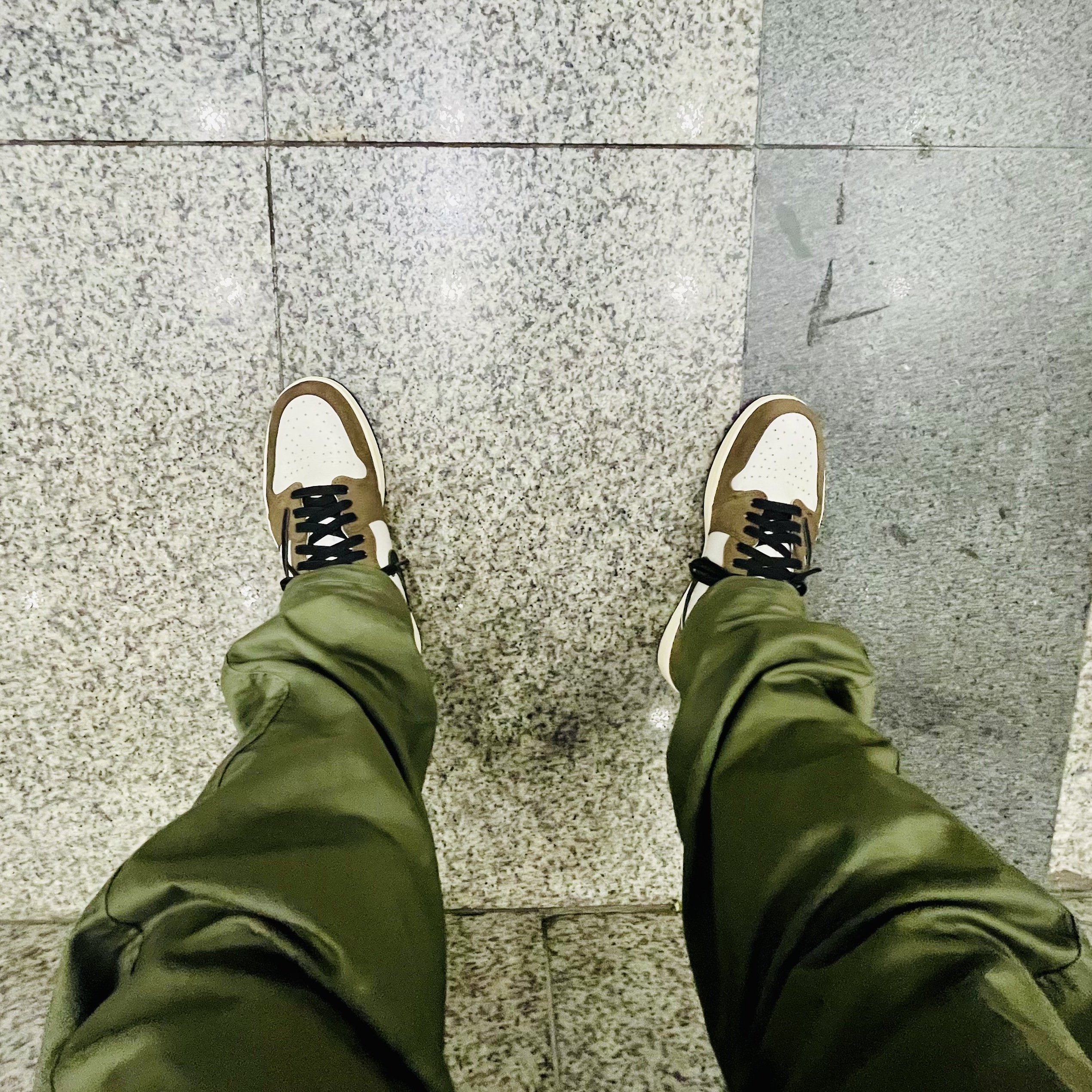 Jordan 1 x Travis Scott Retro High OG SP Mocha 착용 스타일