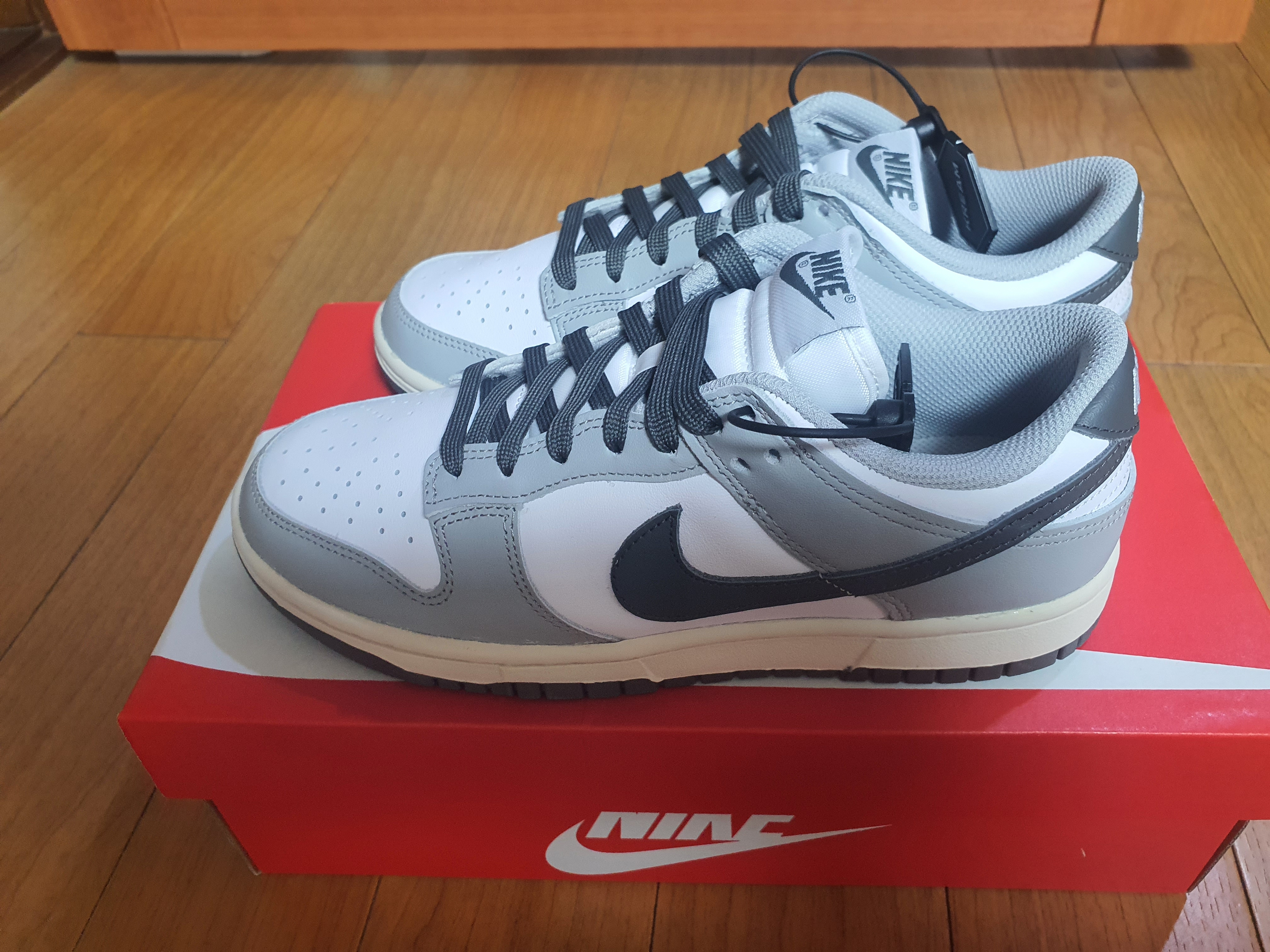 (W) Nike Dunk Low Light Smoke Grey 착용 스타일