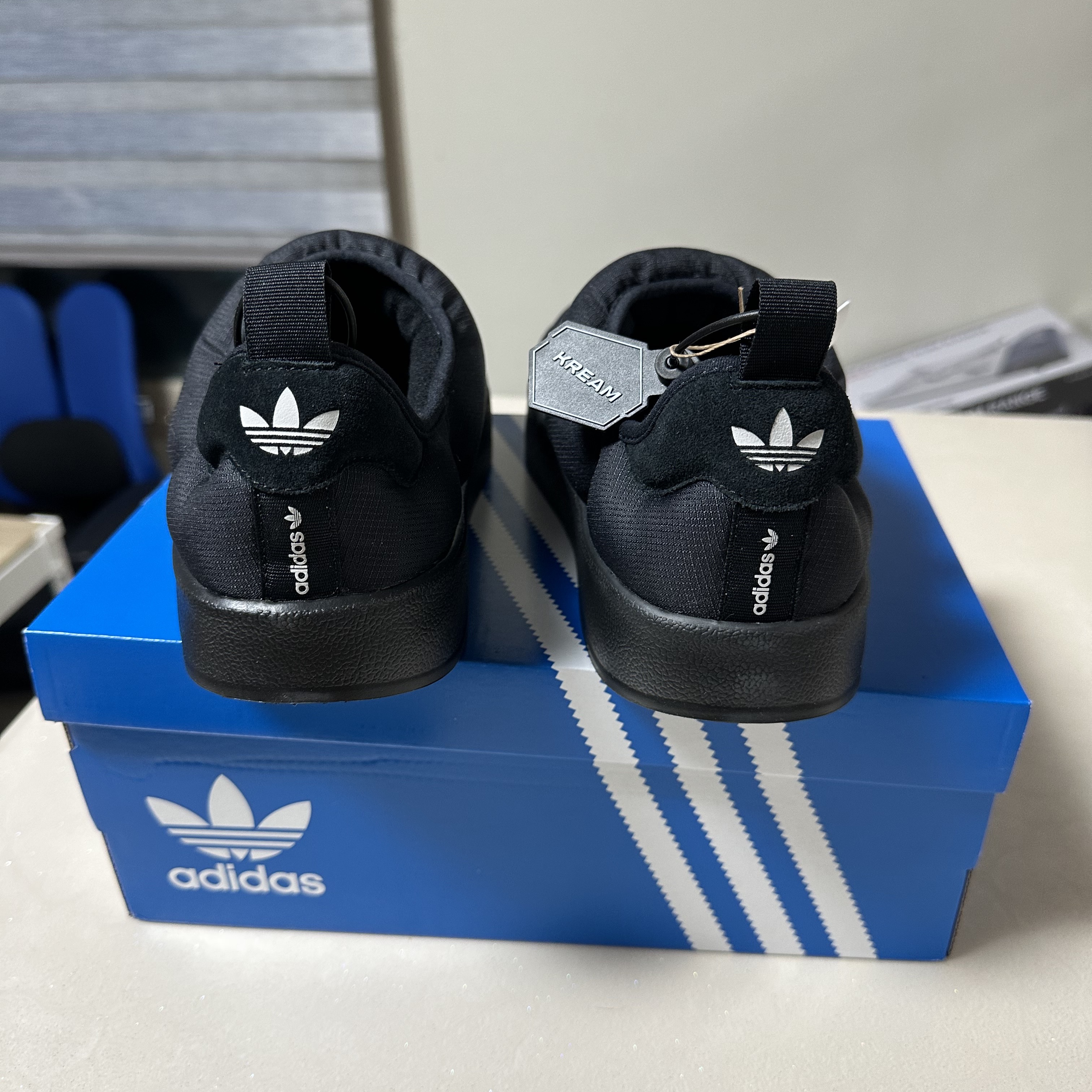 Adidas Puffylette Core Black 착용 스타일 - 5