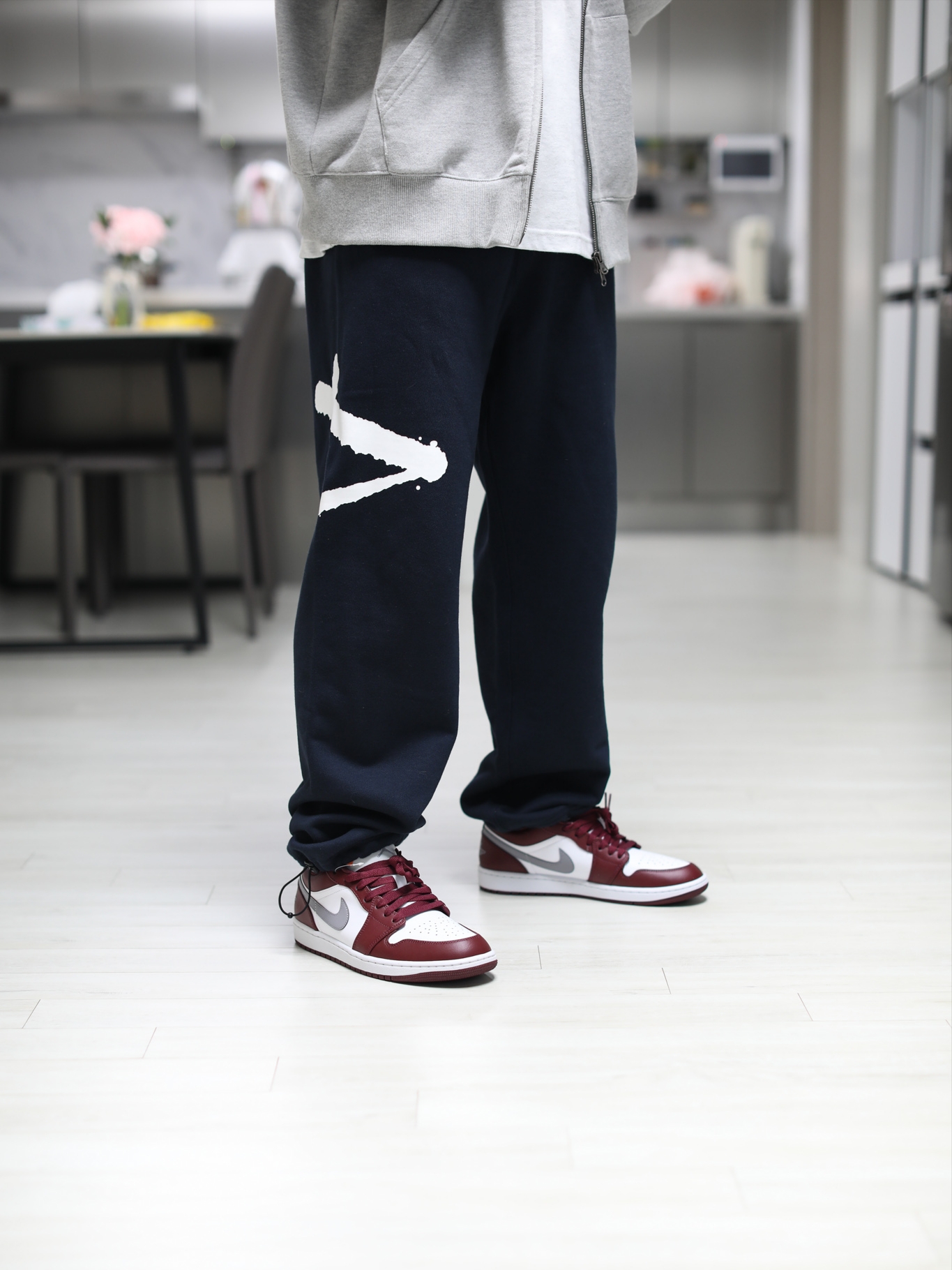 Jordan 1 Low Cherrywood Red 착용 스타일