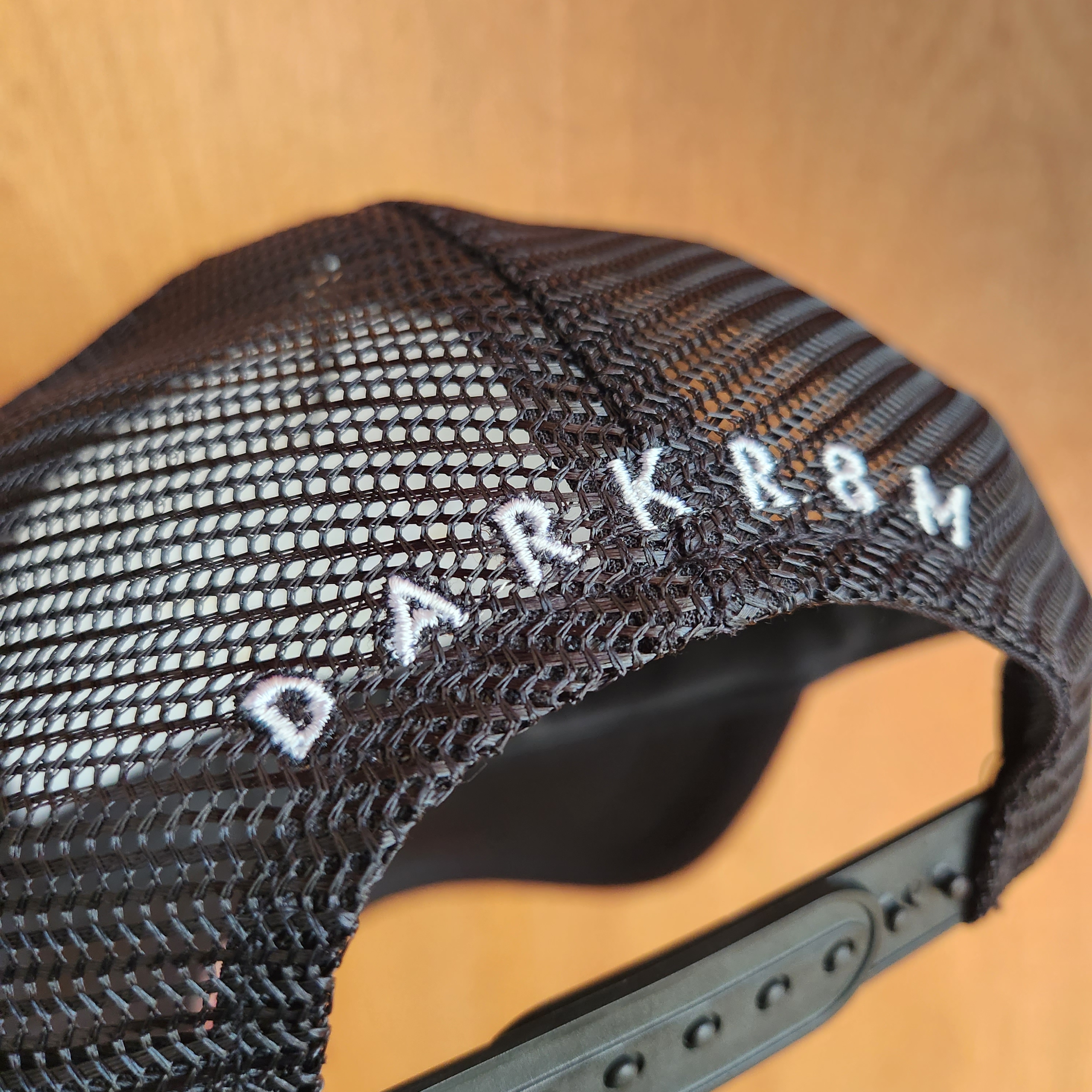 Darkr8m Studio Mesh Trucker Cap Black 착용 스타일