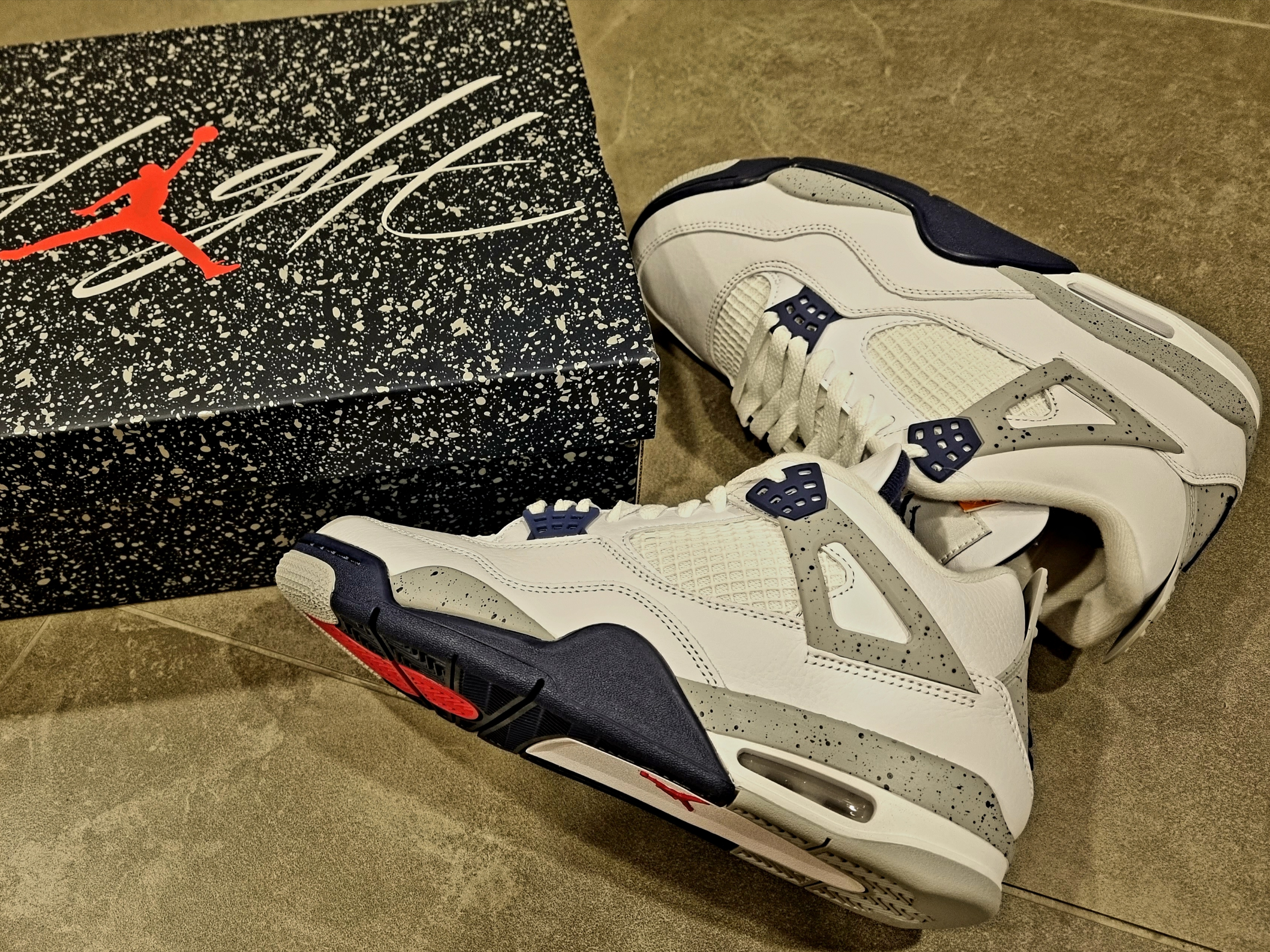 Jordan 4 Retro Midnight Navy 착용 스타일 - 5