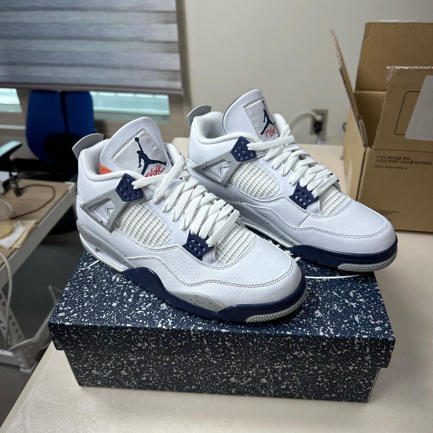 Jordan 4 Retro Midnight Navy 착용 스타일 - 2